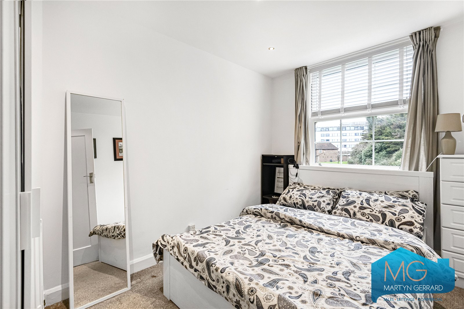 2 bedroom Apartment for sale - Martyn Gerrard