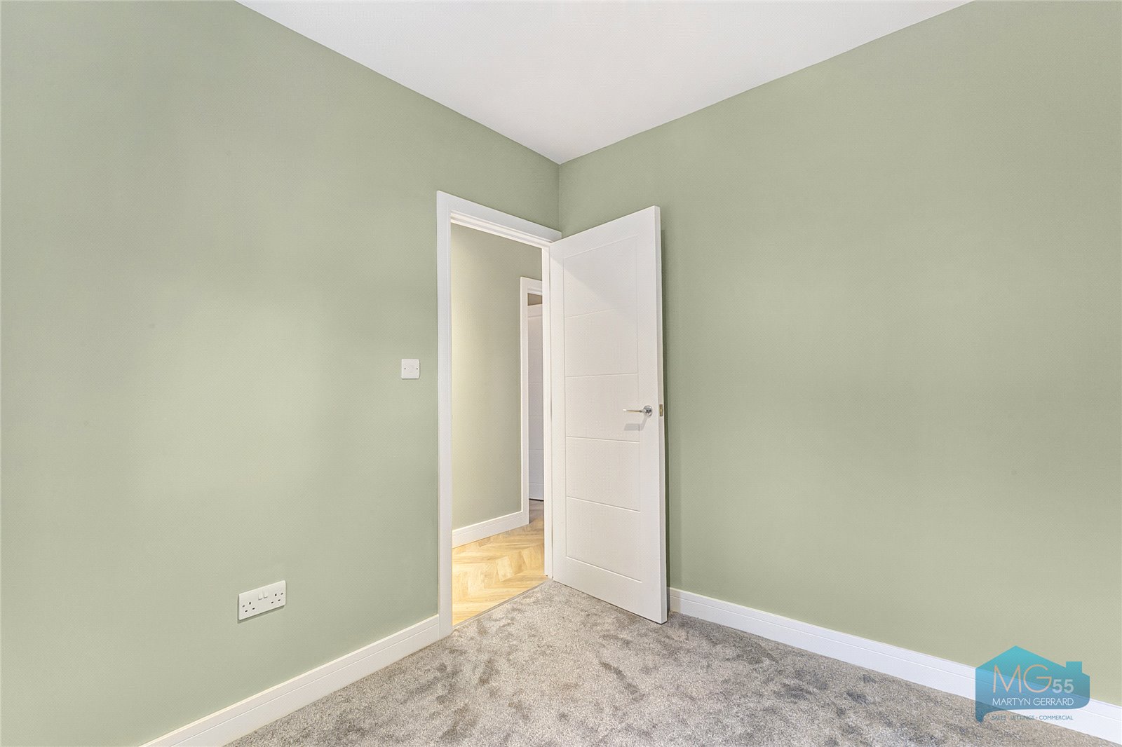 2 bedroom Ground Floor Flat to rent - Martyn Gerrard