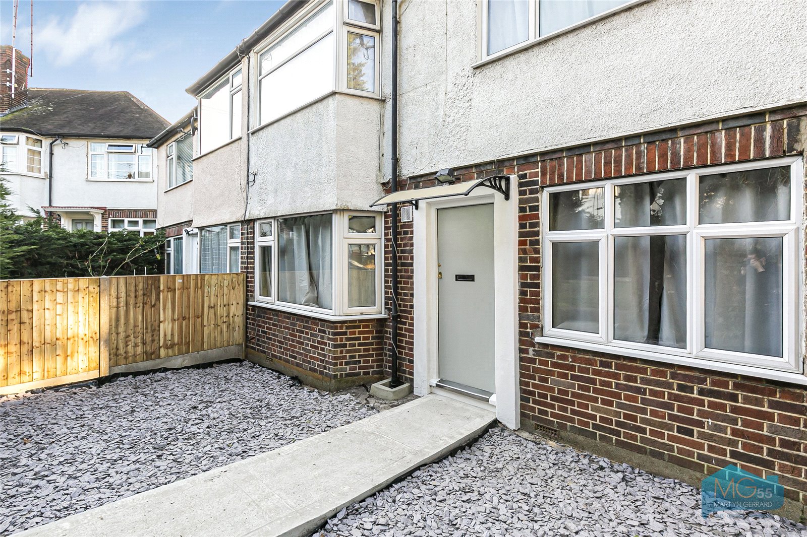 2 bedroom Ground Floor Flat to rent - Martyn Gerrard