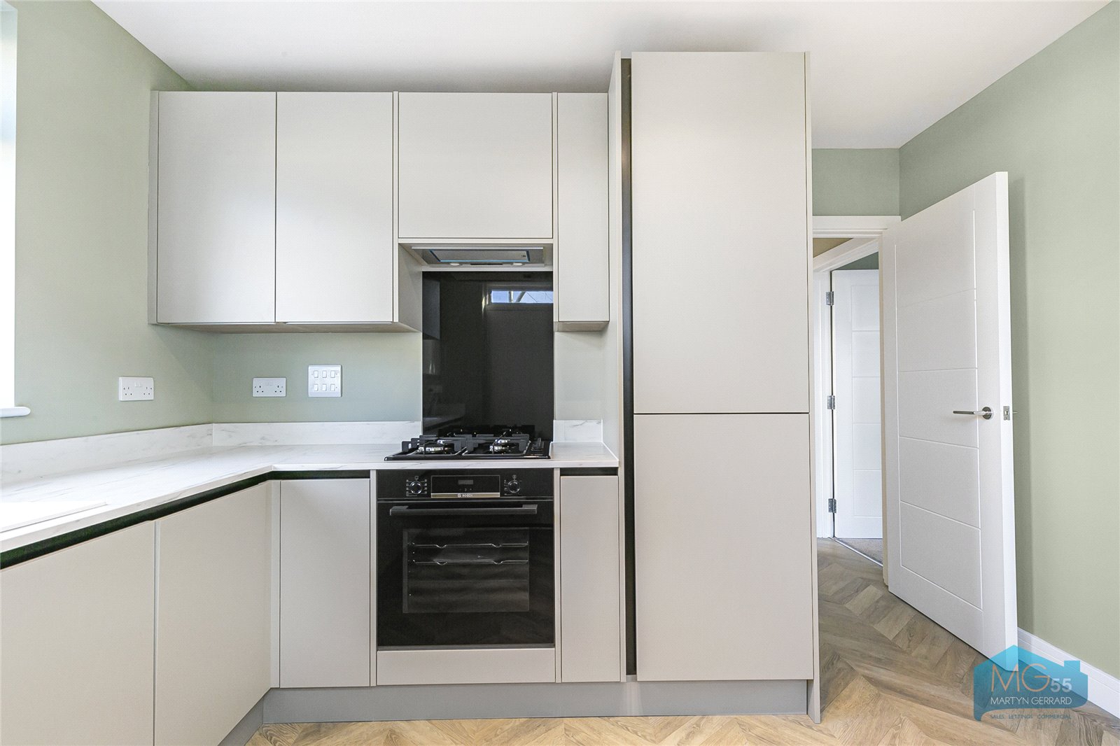 2 bedroom Ground Floor Flat to rent - Martyn Gerrard