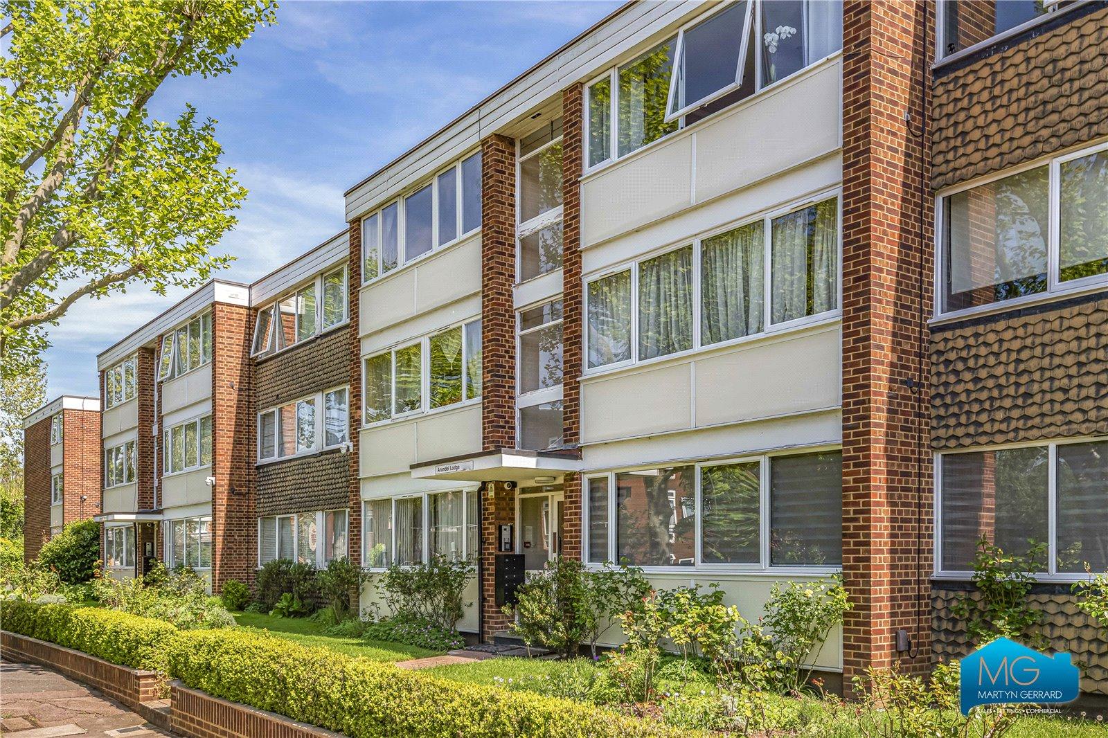 2 bedroom Apartment to rent - Martyn Gerrard