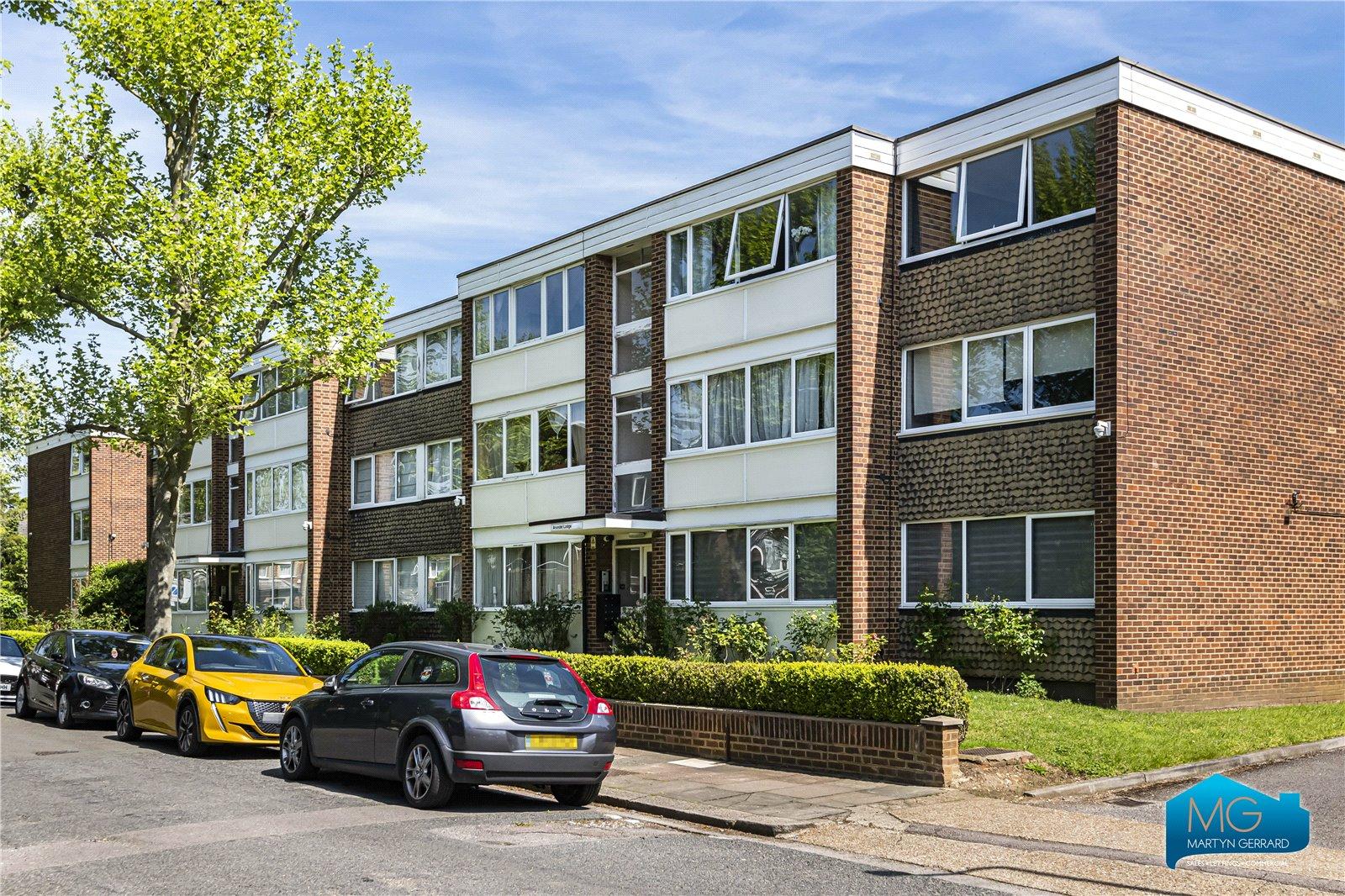 2 bedroom Apartment to rent - Martyn Gerrard