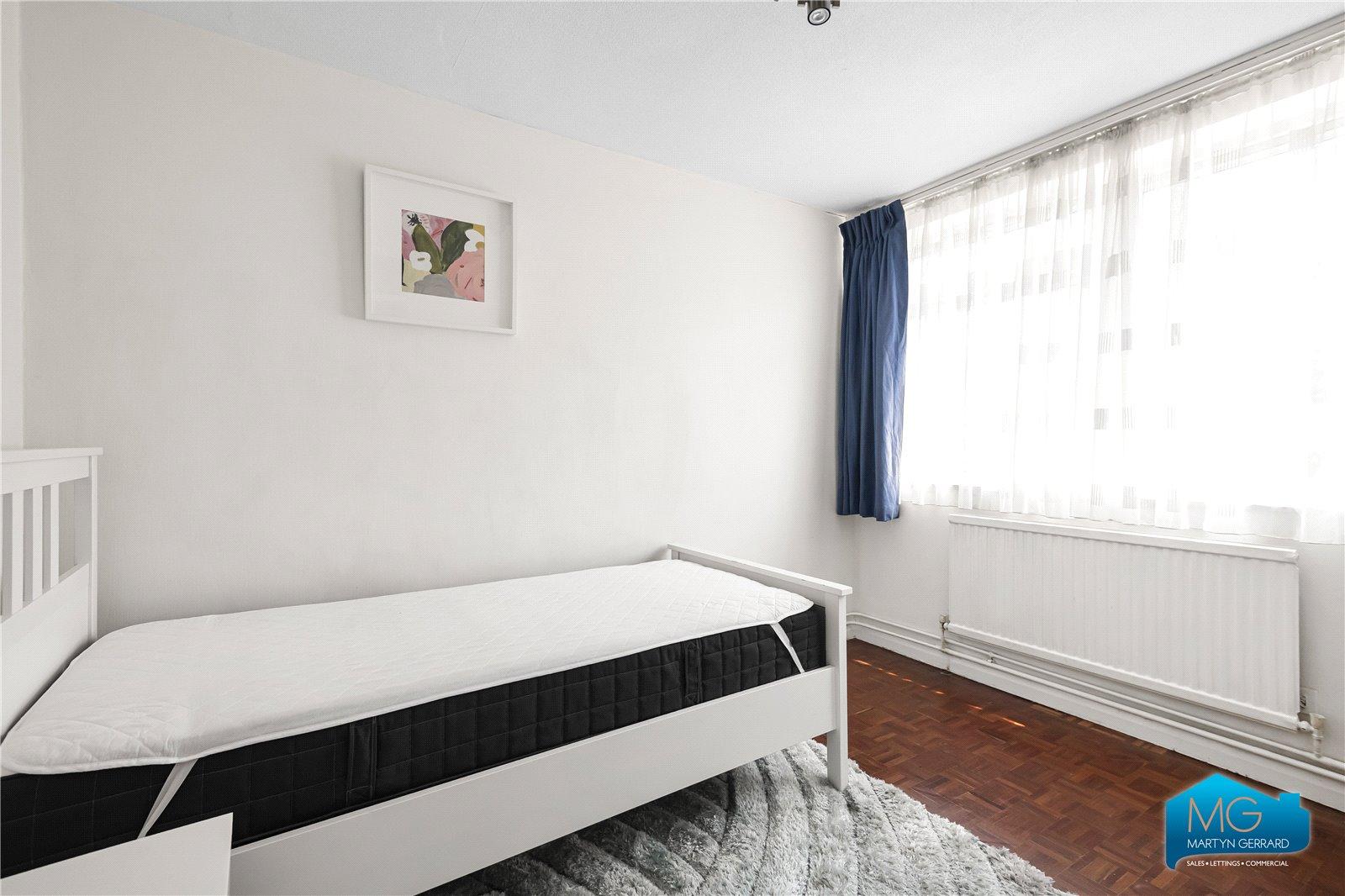 2 bedroom Apartment to rent - Martyn Gerrard