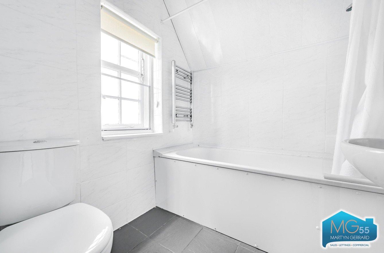 2 bedroom Semi-Detached House to rent - Martyn Gerrard