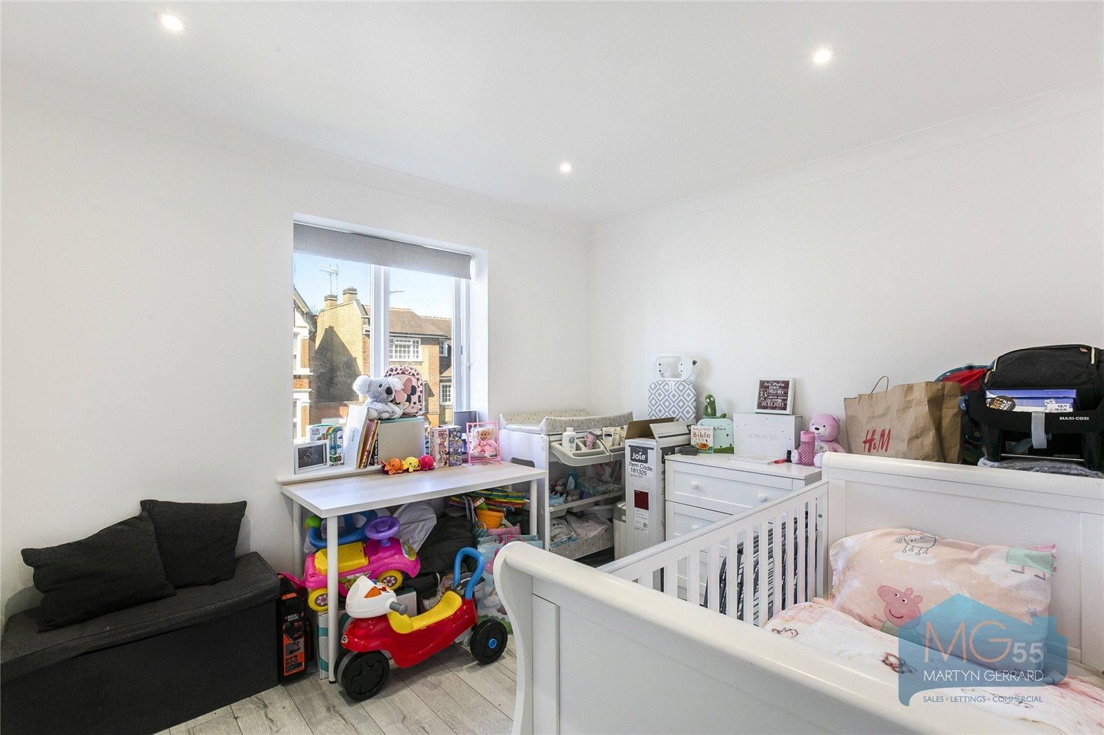 2 bedroom Apartment to rent - Martyn Gerrard