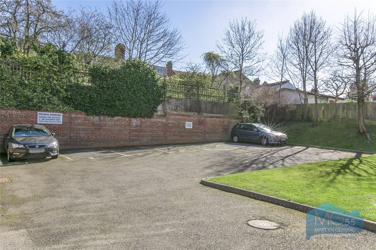 2 bedroom Apartment to rent - Martyn Gerrard