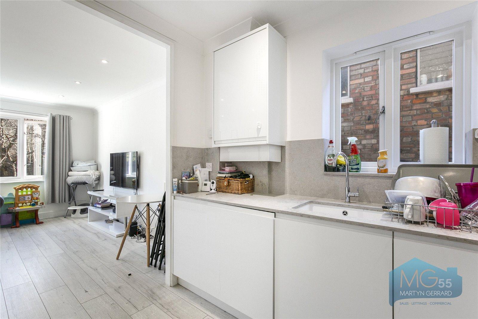 2 bedroom Apartment to rent - Martyn Gerrard