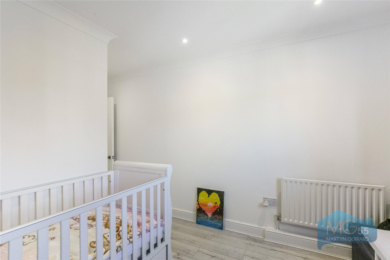 2 bedroom Apartment to rent - Martyn Gerrard