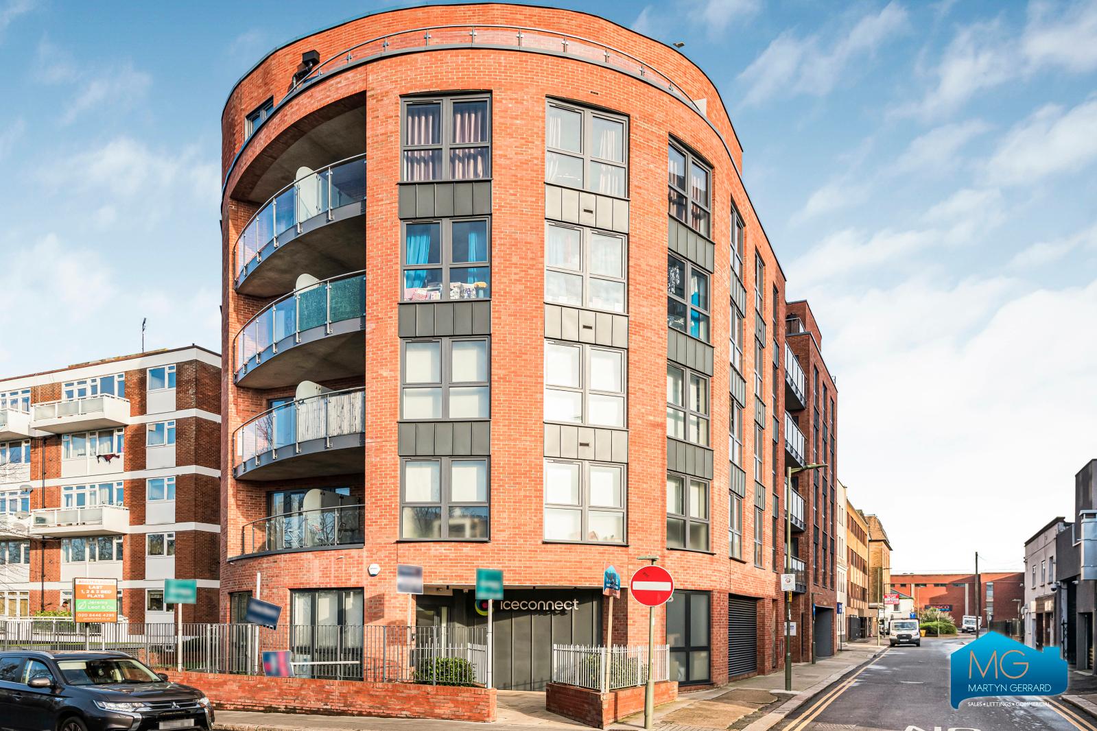 1 bedroom Apartment to rent - Martyn Gerrard