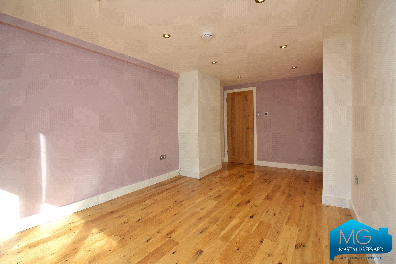 2 bedroom Apartment to rent - Martyn Gerrard