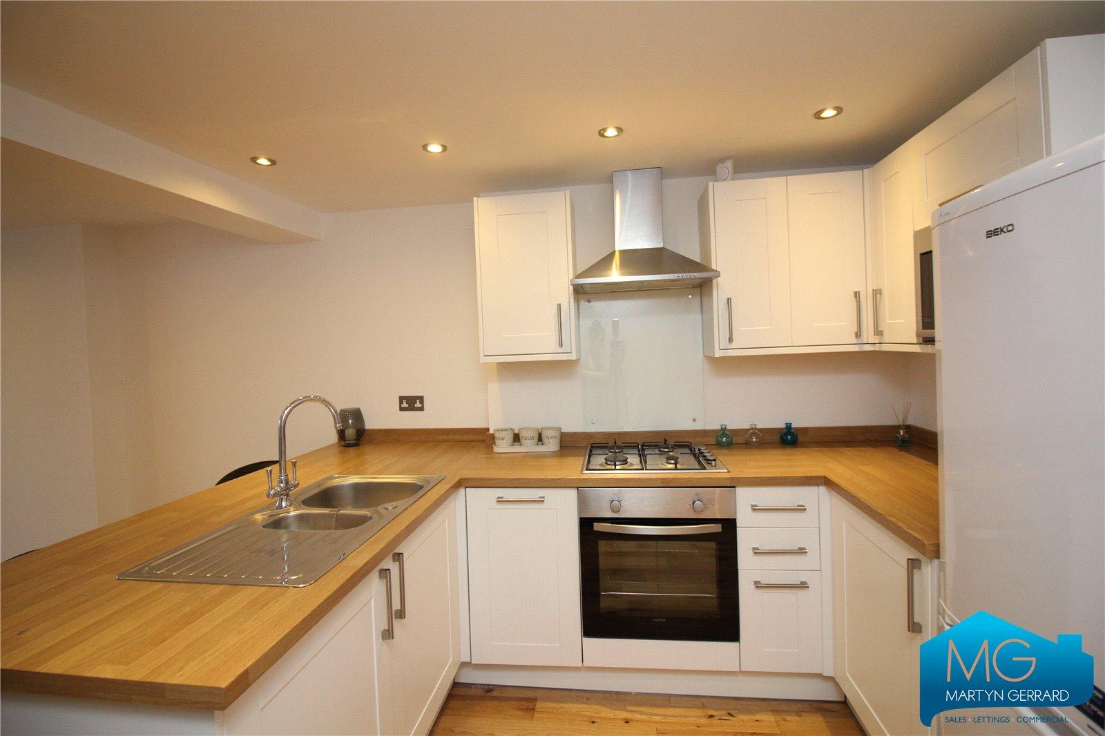 2 bedroom Apartment to rent - Martyn Gerrard
