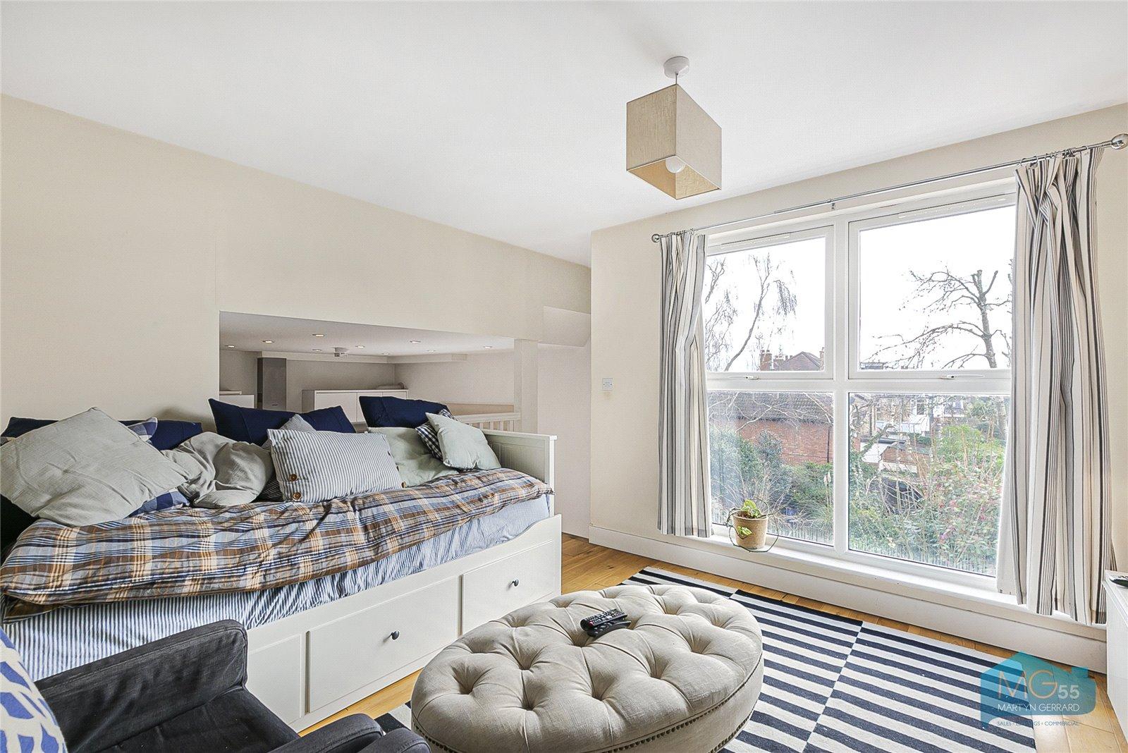 2 bedroom Apartment to rent - Martyn Gerrard
