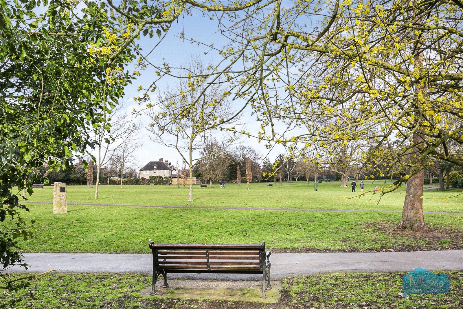 2 bedroom Apartment to rent - Martyn Gerrard