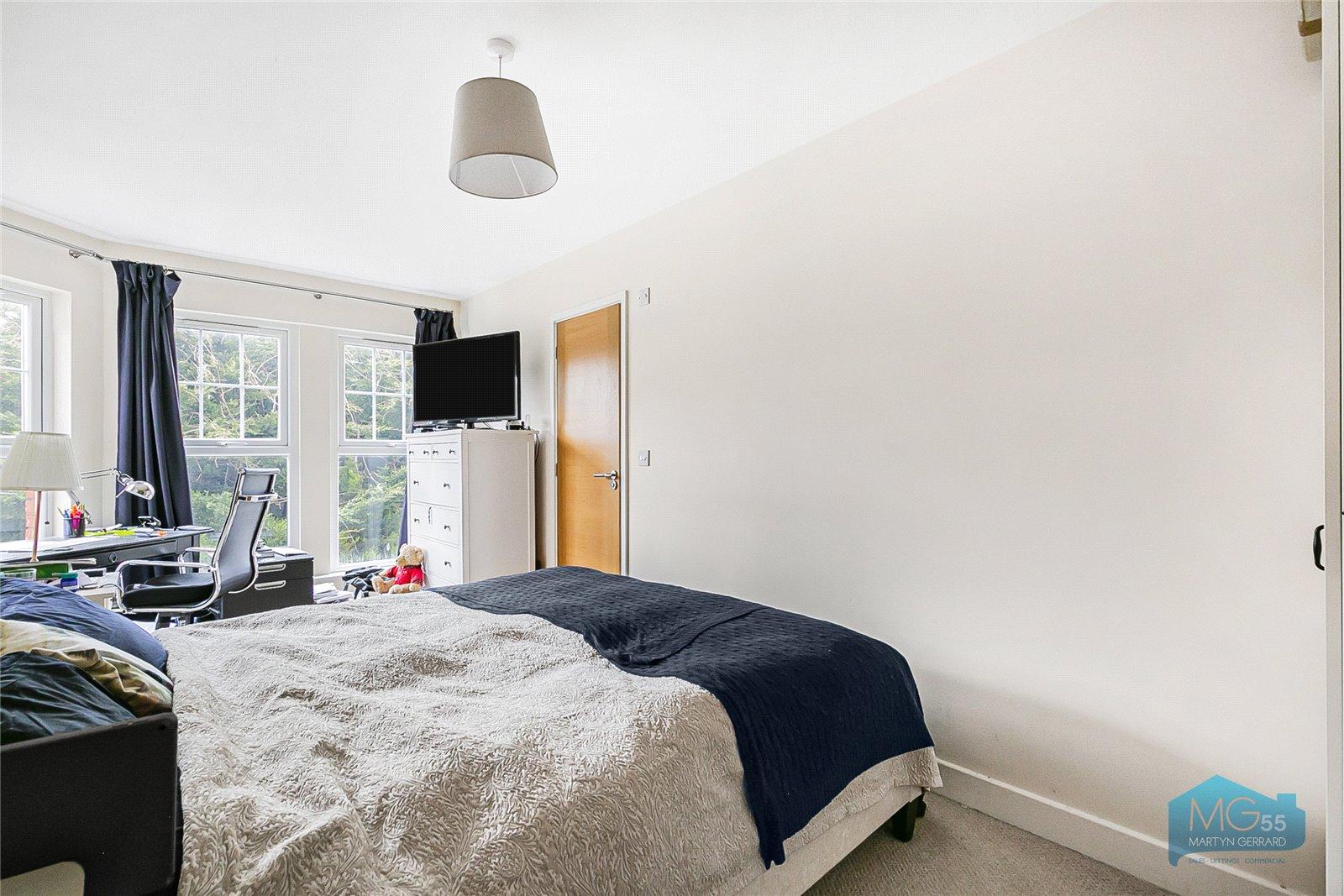 2 bedroom Apartment to rent - Martyn Gerrard
