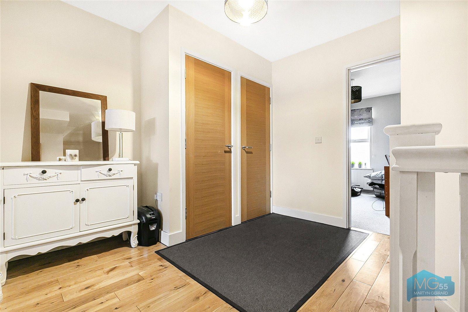 2 bedroom Apartment to rent - Martyn Gerrard
