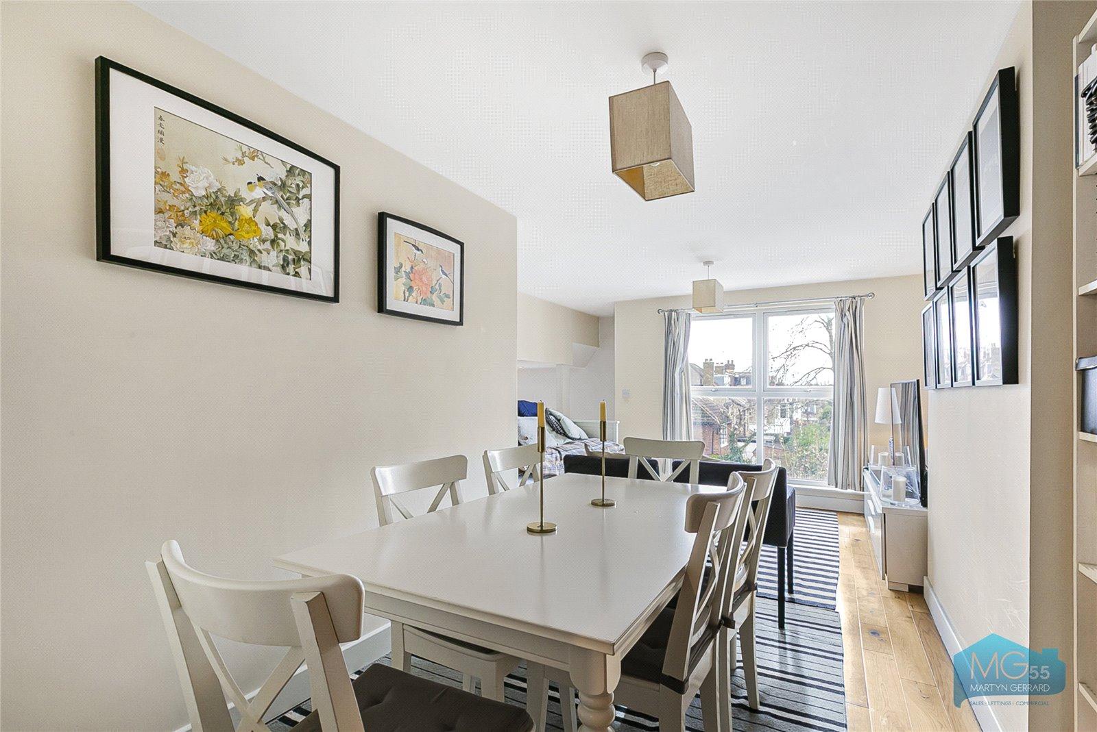 2 bedroom Apartment to rent - Martyn Gerrard