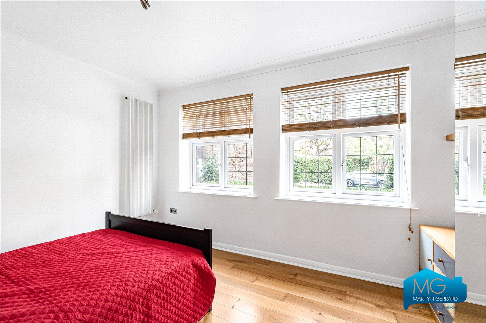 2 bedroom Ground Floor Flat to rent - Martyn Gerrard