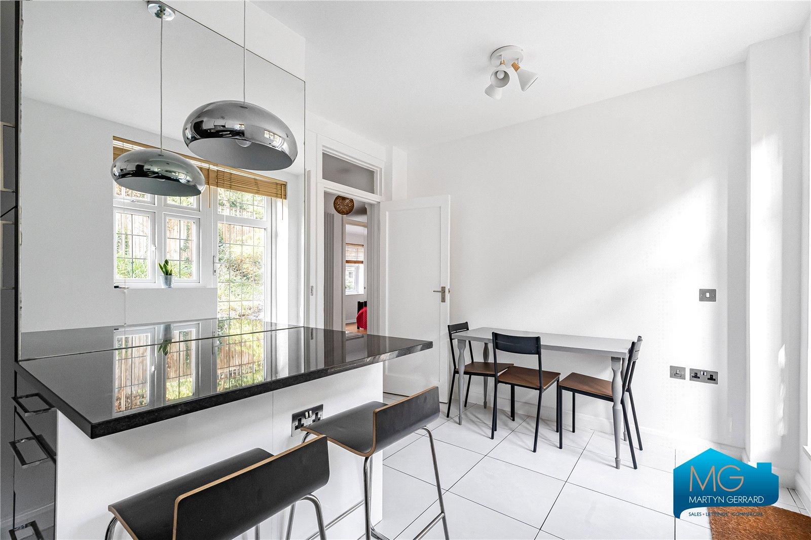 2 bedroom Ground Floor Flat to rent - Martyn Gerrard