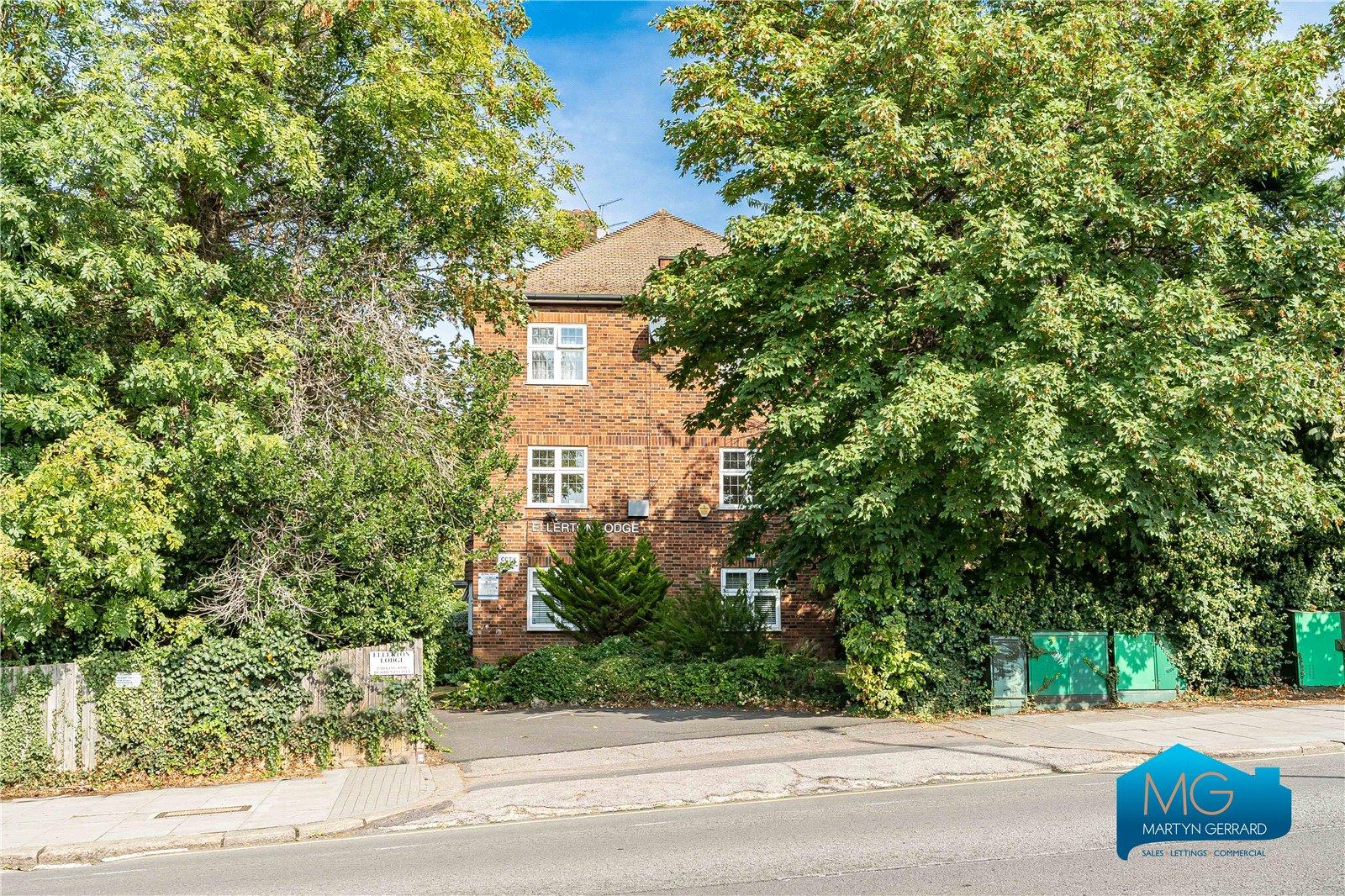 2 bedroom Ground Floor Flat to rent - Martyn Gerrard