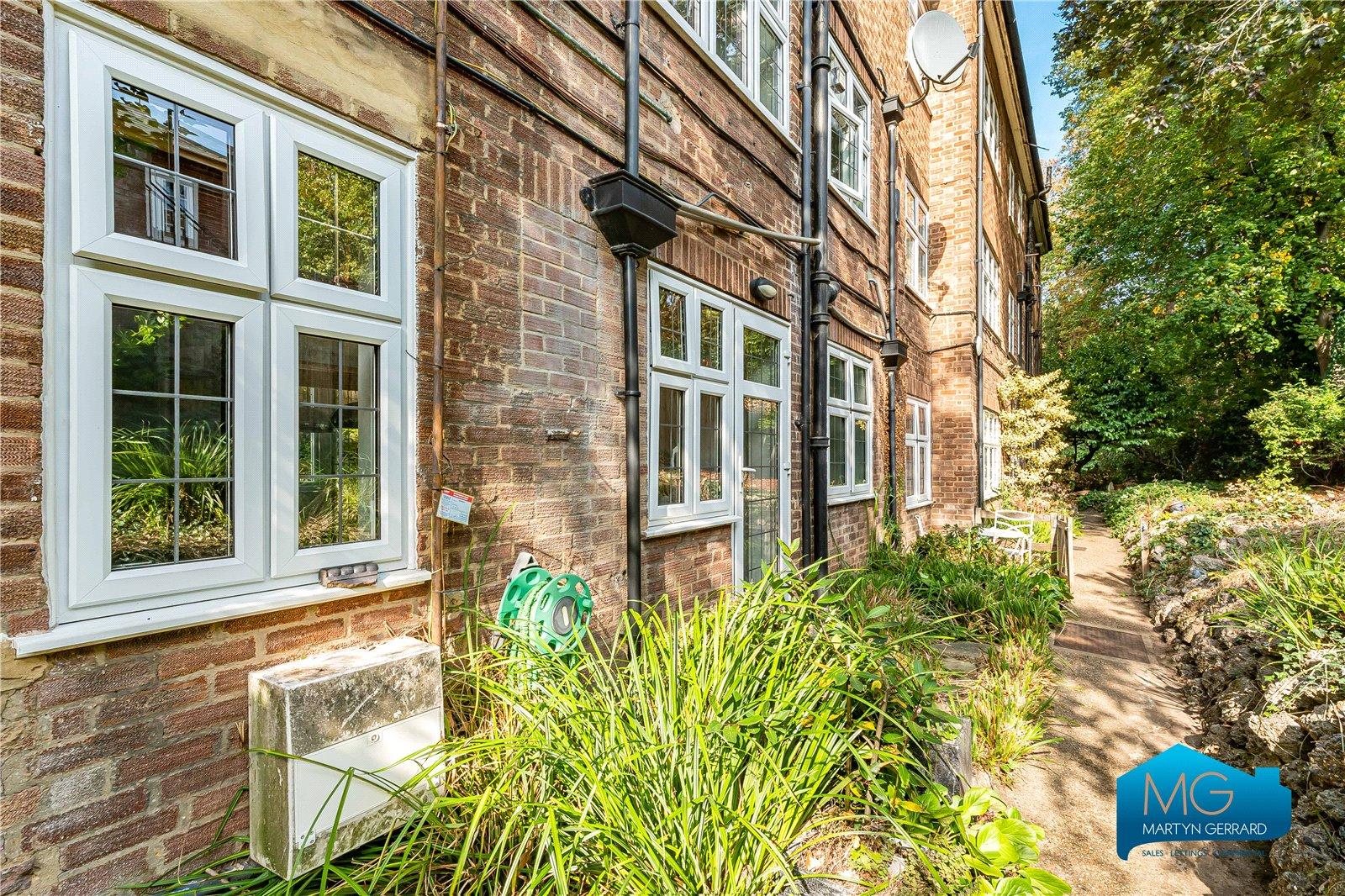2 bedroom Ground Floor Flat to rent - Martyn Gerrard