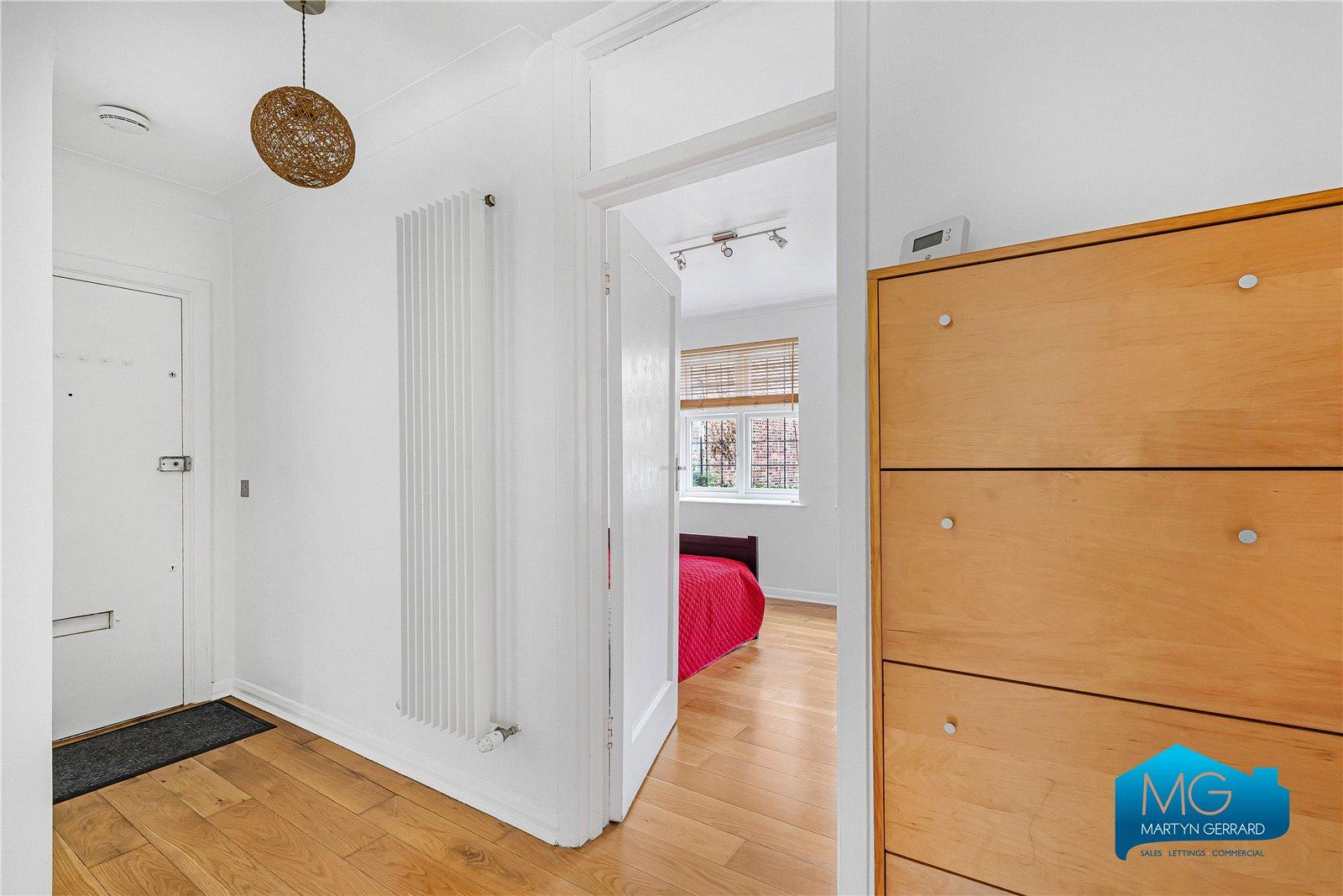 2 bedroom Ground Floor Flat to rent - Martyn Gerrard