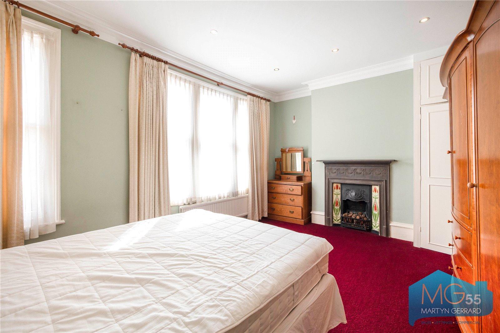 4 bedroom House to rent - Martyn Gerrard