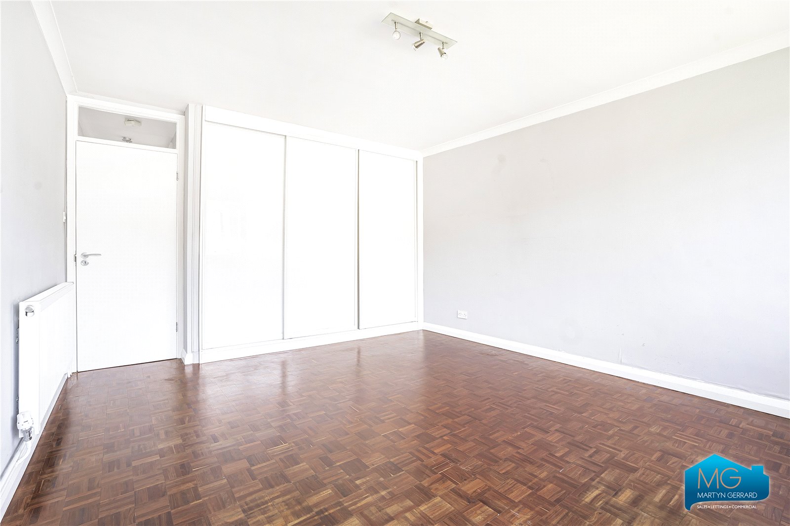 2 bedroom Apartment to rent - Martyn Gerrard