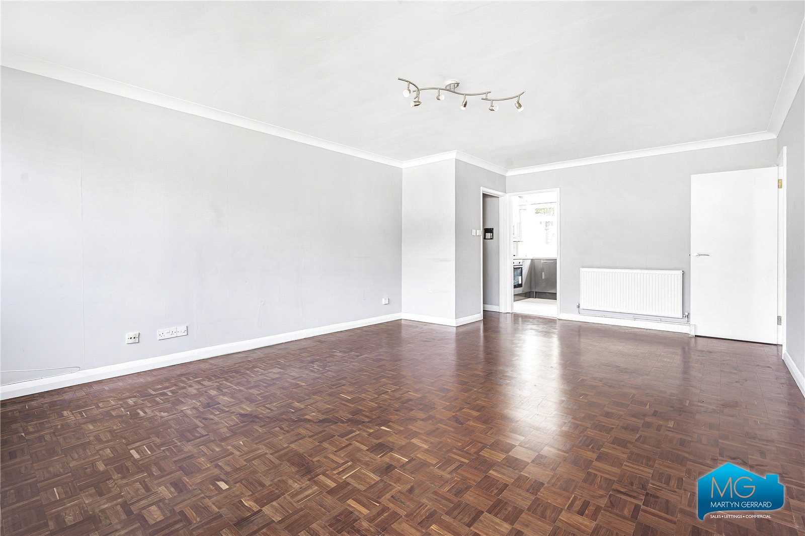 2 bedroom Apartment to rent - Martyn Gerrard