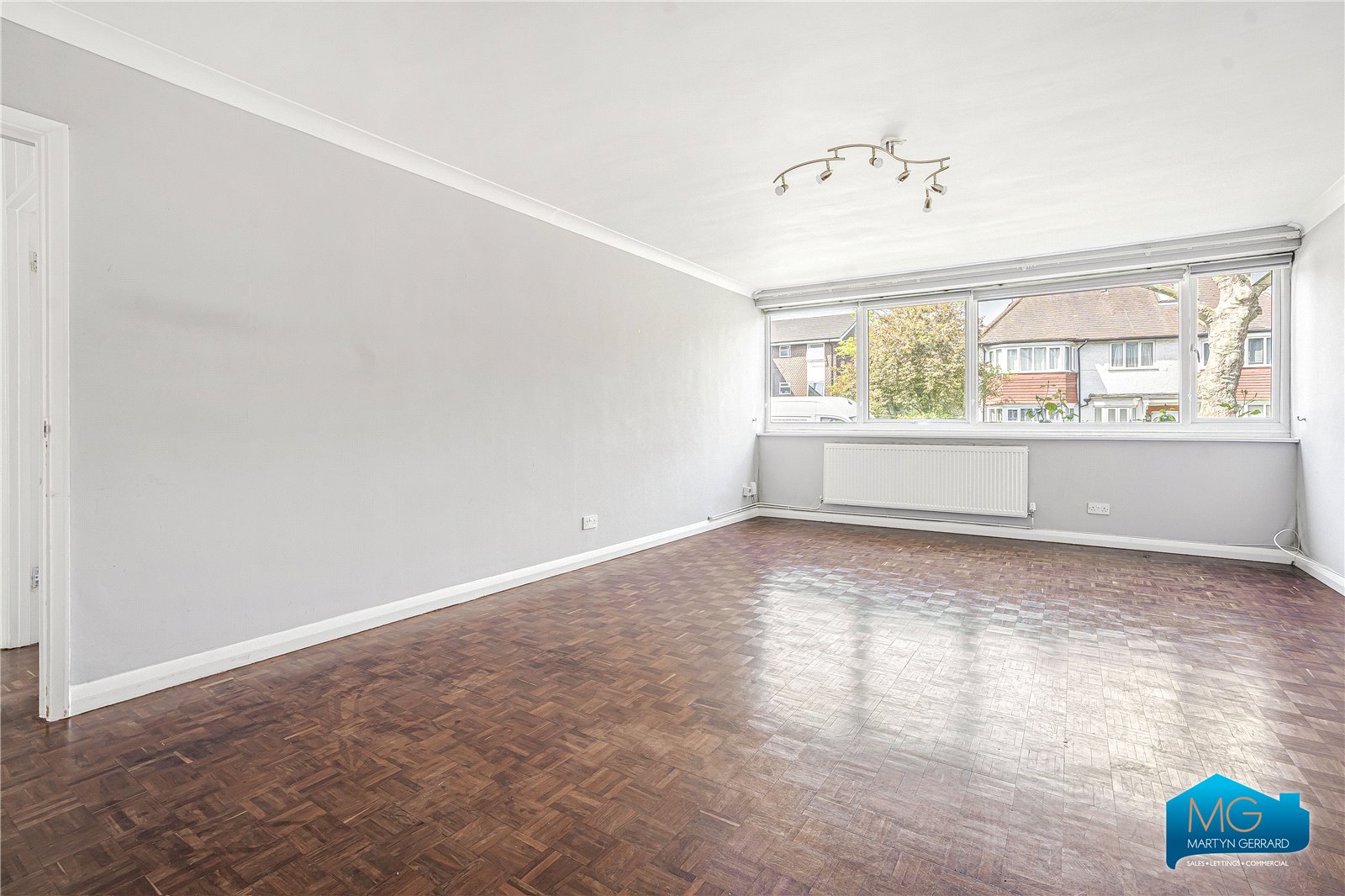 Arundel Lodge, Salisbury Avenue, Finchley Central, London, N3+  - Martyn Gerrard
