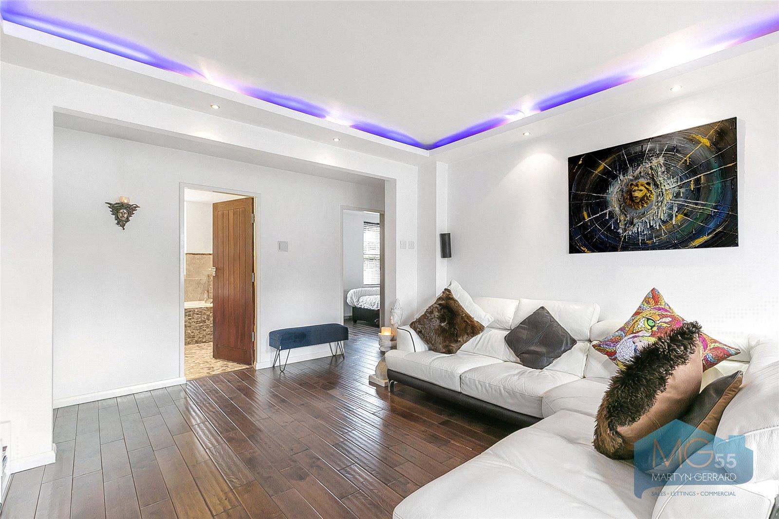 3 bedroom Apartment for sale - Martyn Gerrard