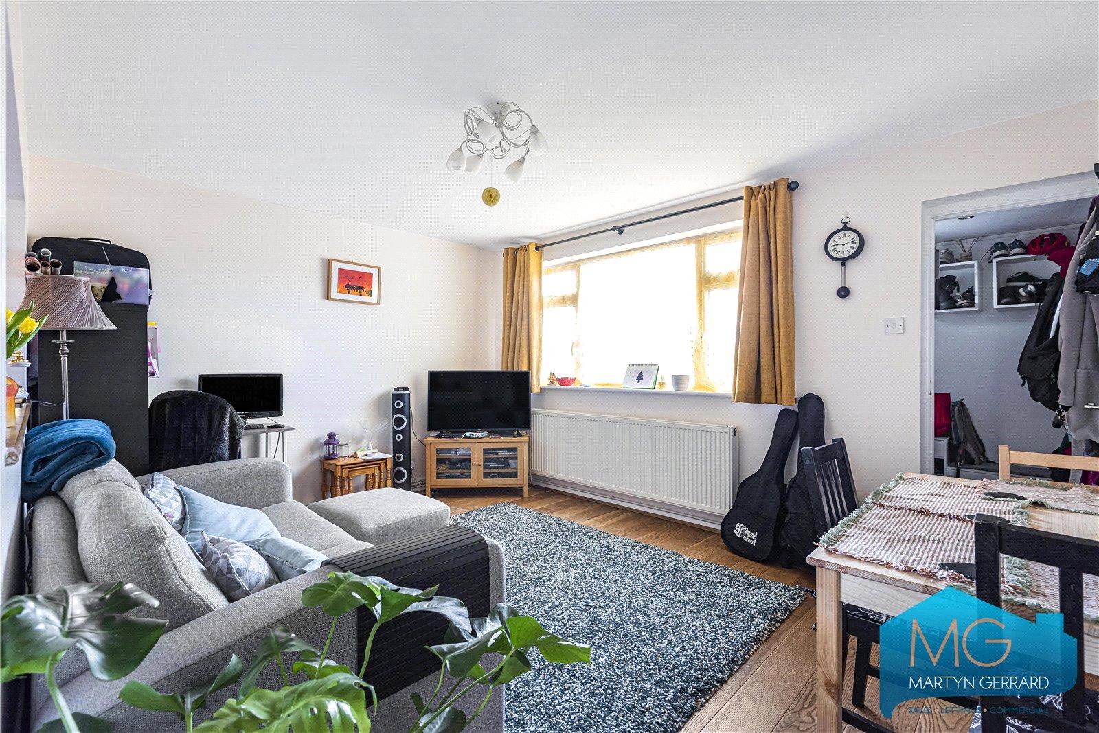2 bedroom Ground Floor Flat to rent - Martyn Gerrard