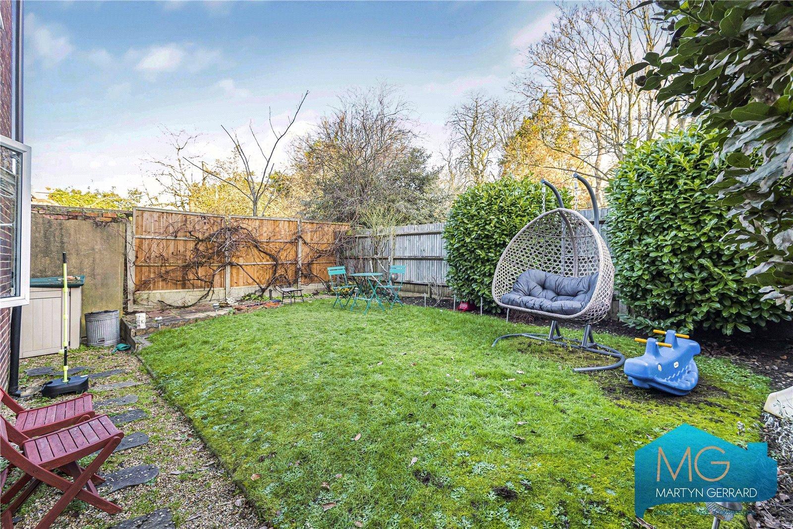 2 bedroom Ground Floor Flat to rent - Martyn Gerrard