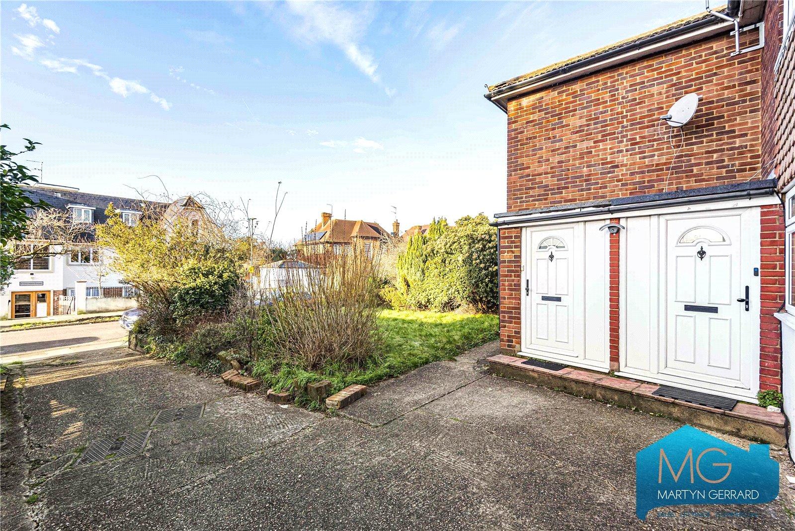 2 bedroom Ground Floor Flat to rent - Martyn Gerrard