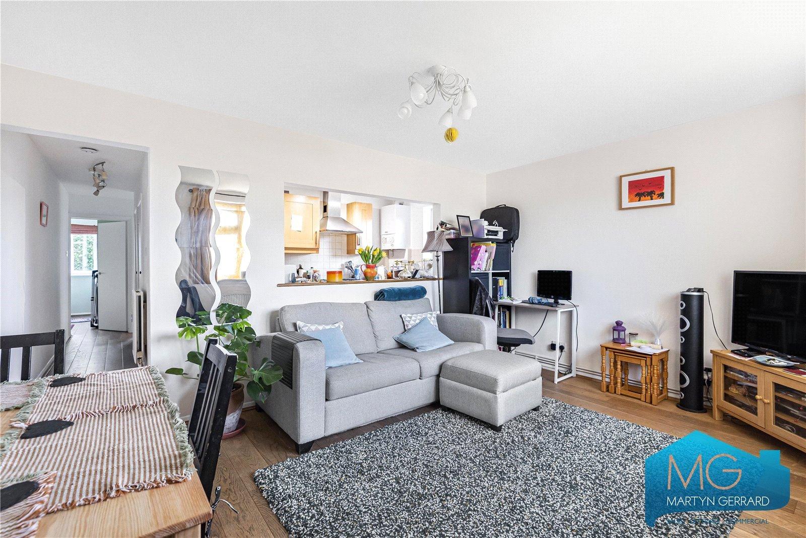 2 bedroom Ground Floor Flat to rent - Martyn Gerrard