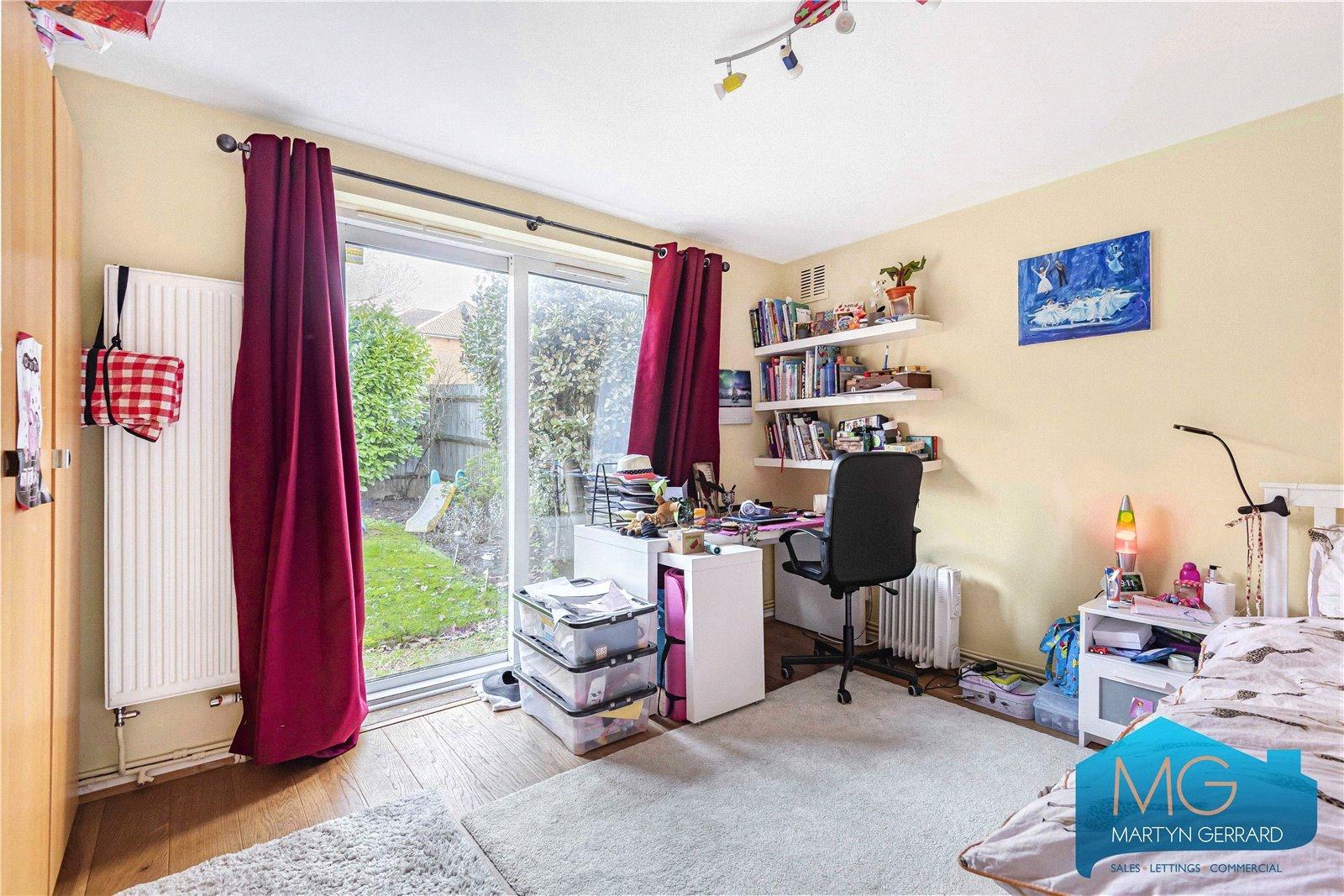 2 bedroom Ground Floor Flat to rent - Martyn Gerrard