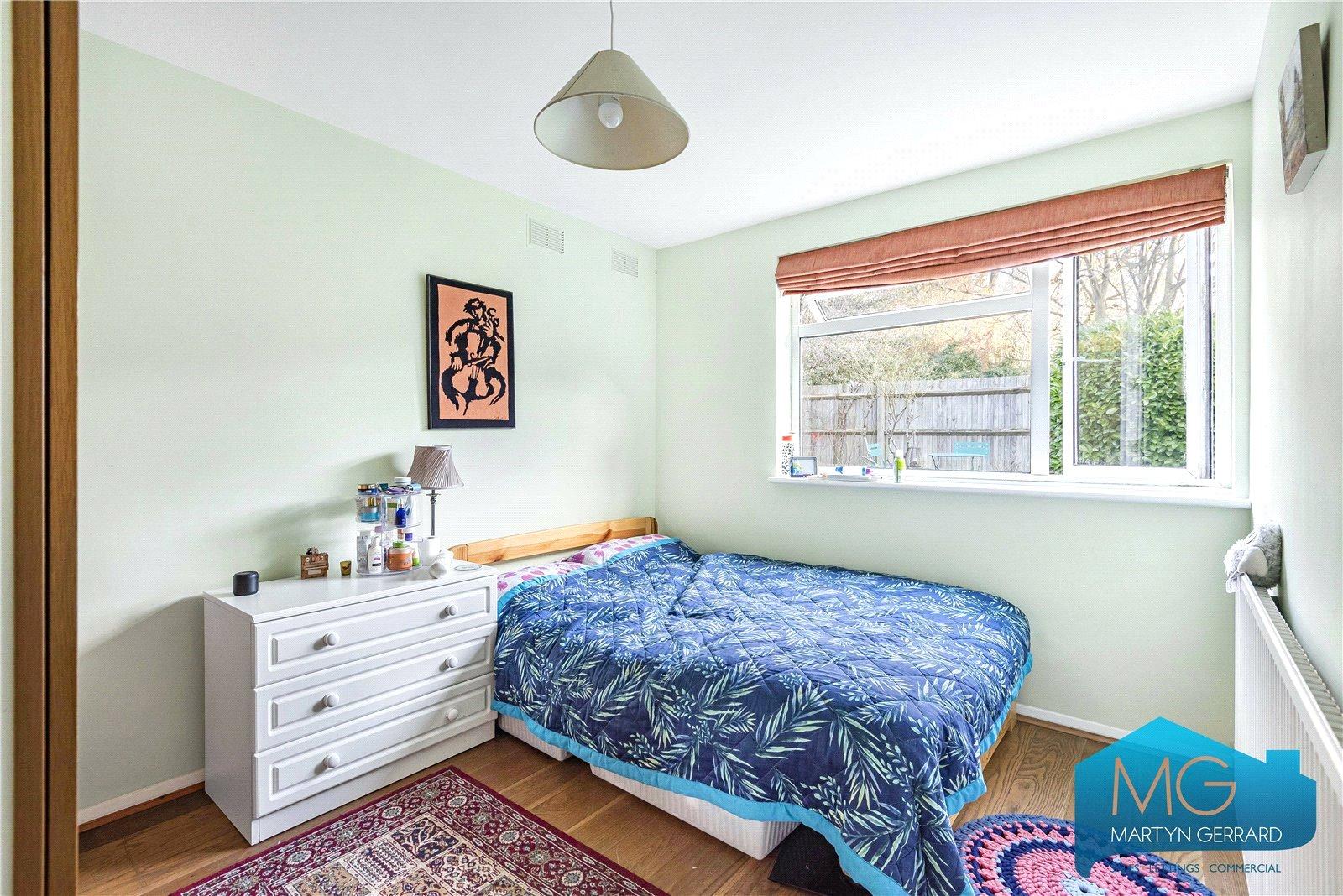 2 bedroom Ground Floor Flat to rent - Martyn Gerrard