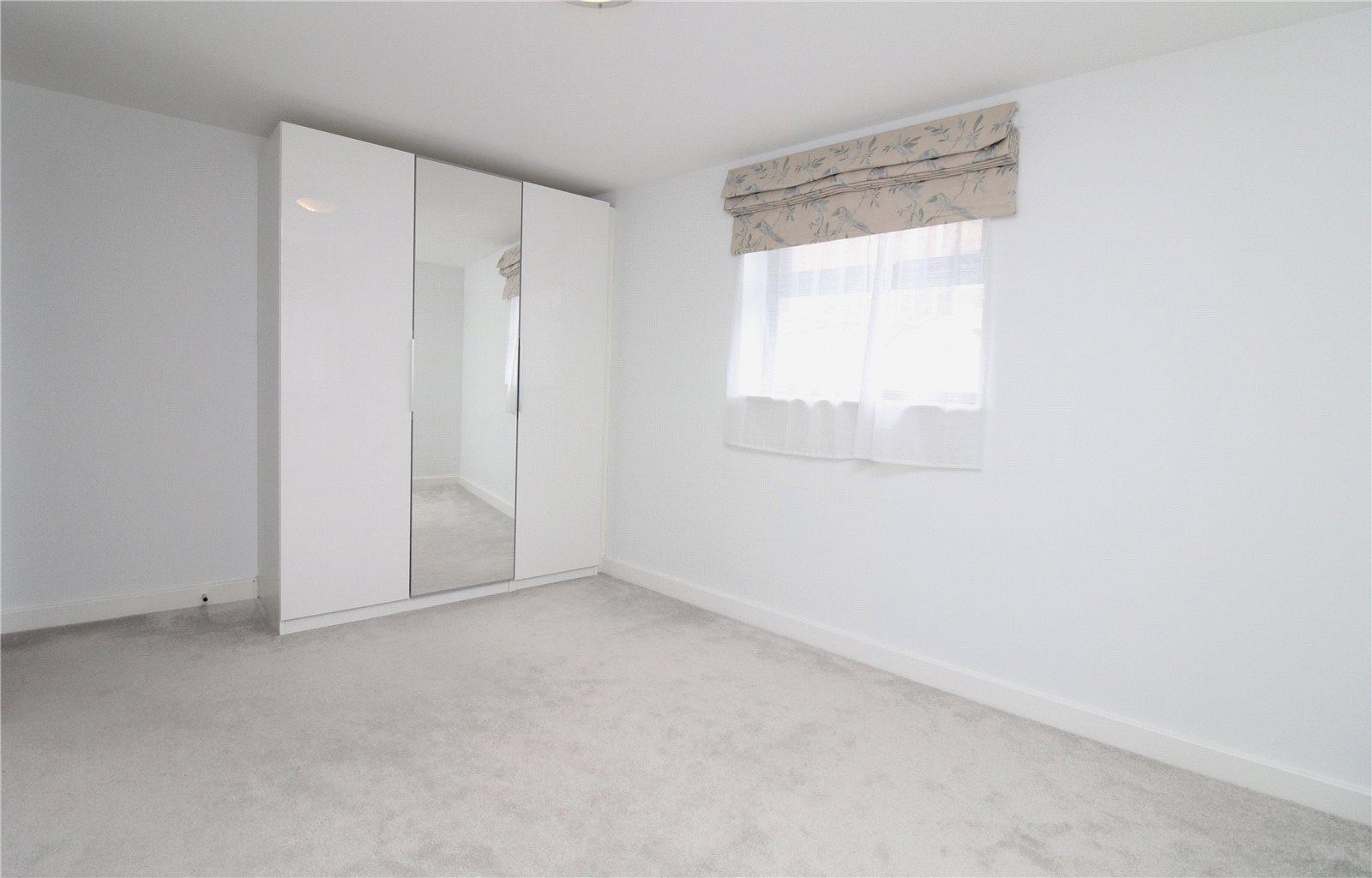 2 bedroom Apartment to rent - Martyn Gerrard
