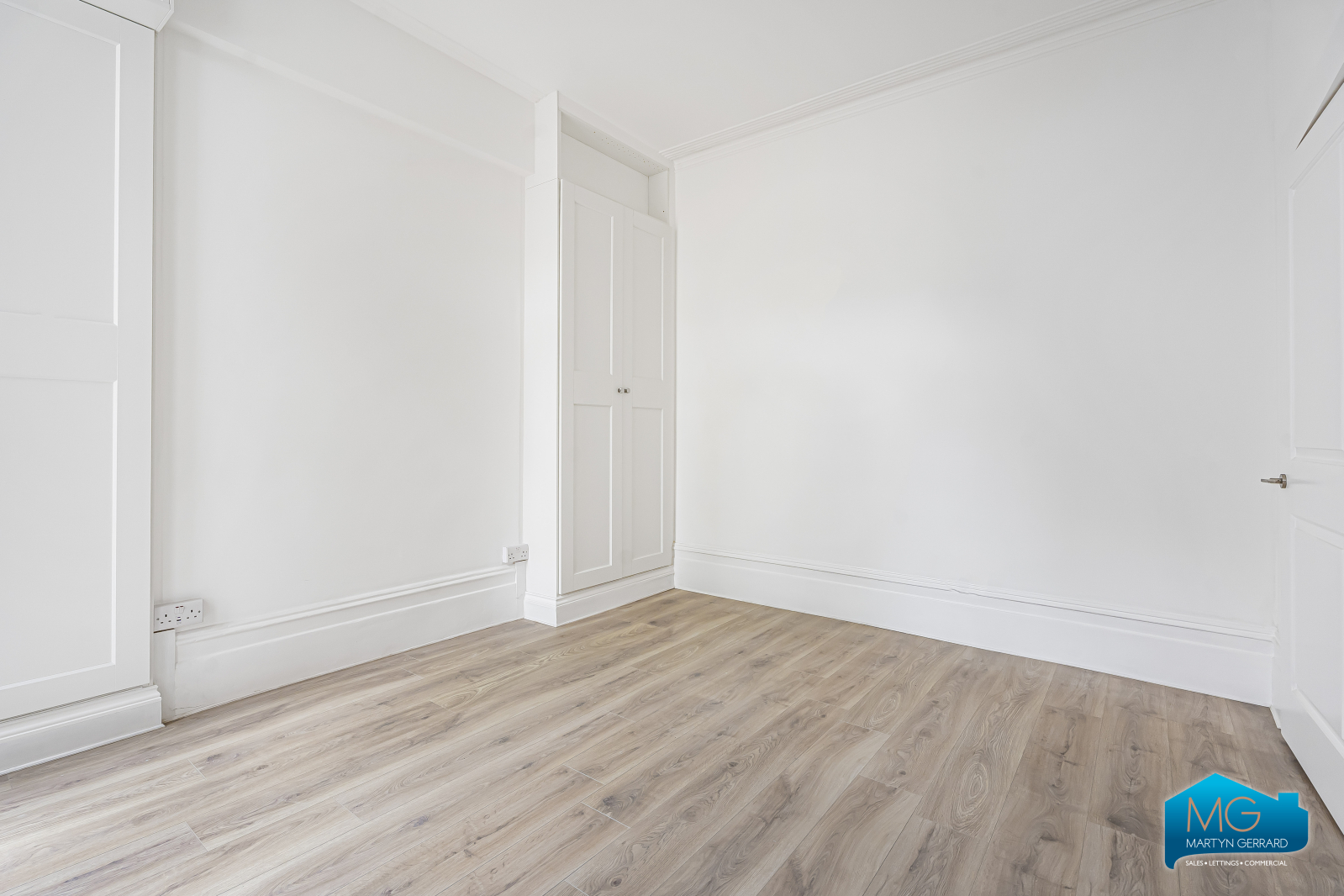 2 bedroom Ground Floor Flat to rent - Martyn Gerrard