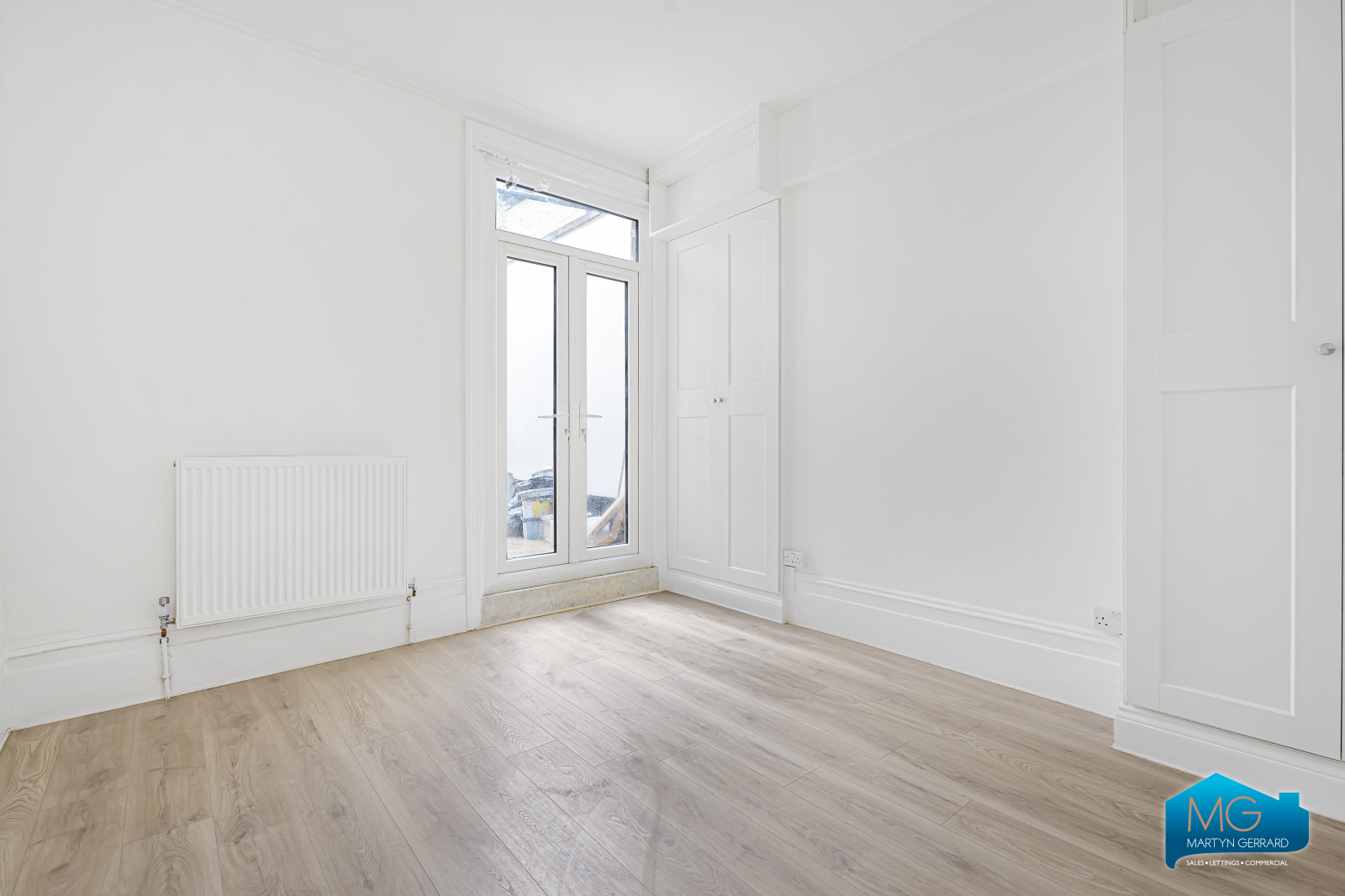 2 bedroom Ground Floor Flat to rent - Martyn Gerrard