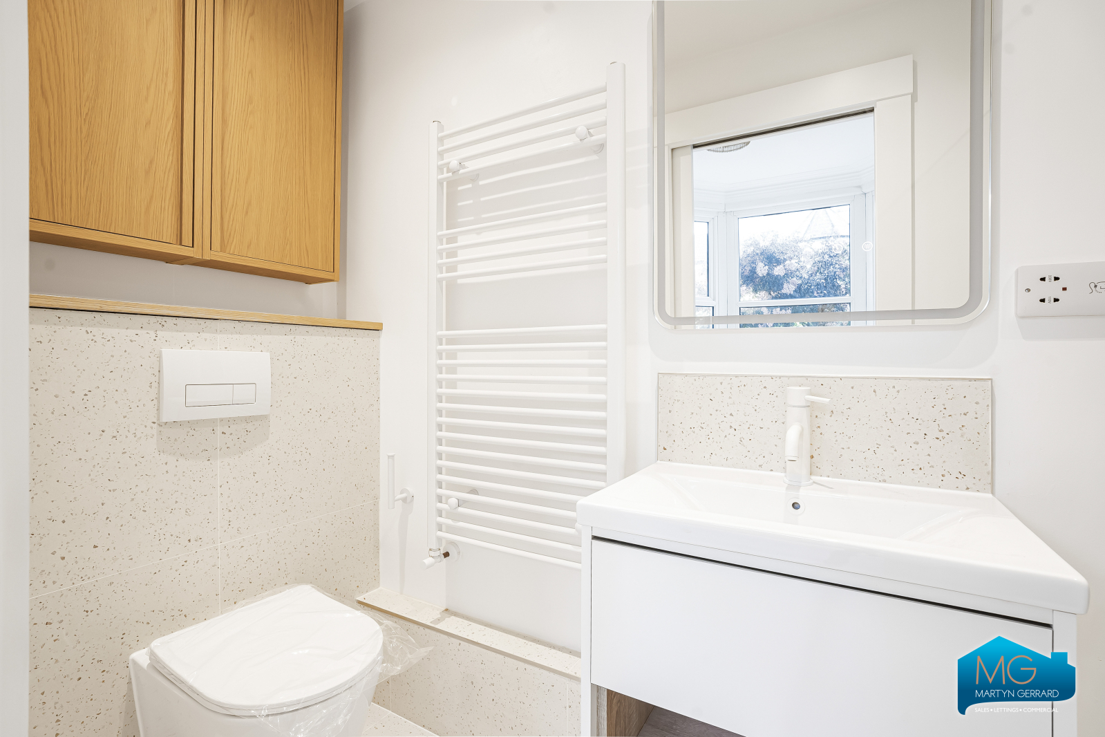 2 bedroom Ground Floor Flat to rent - Martyn Gerrard