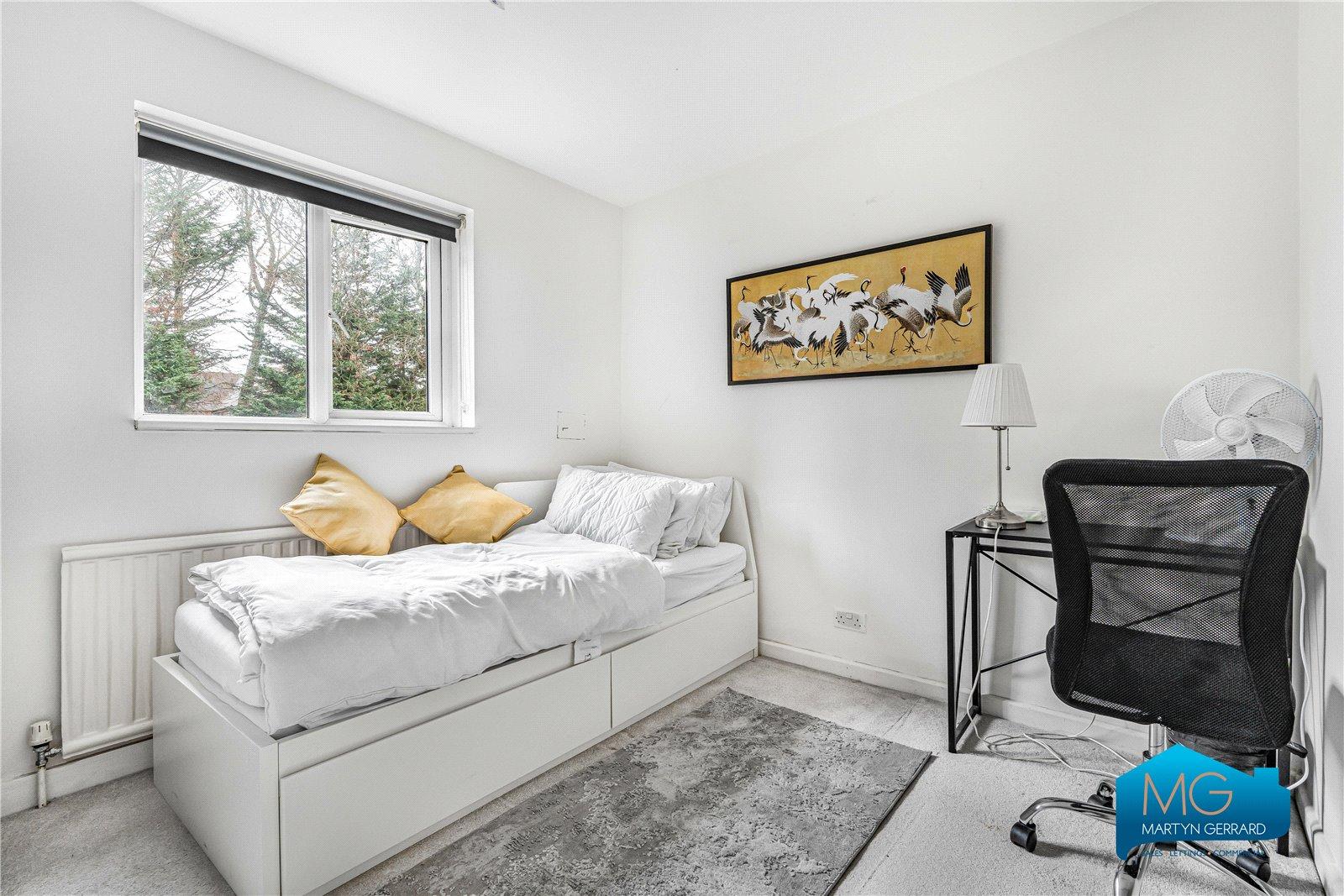 2 bedroom Apartment to rent - Martyn Gerrard