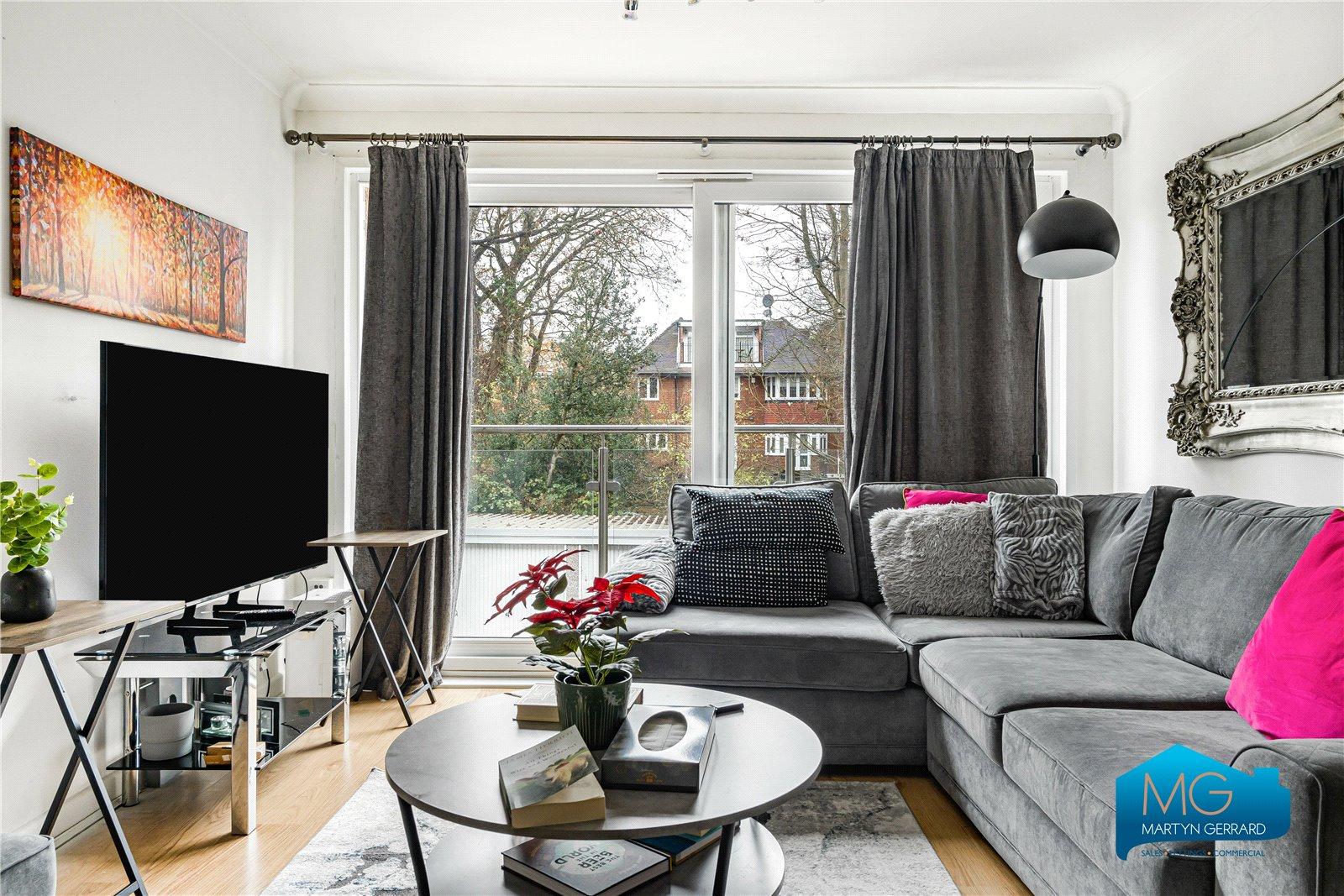 2 bedroom Apartment to rent - Martyn Gerrard