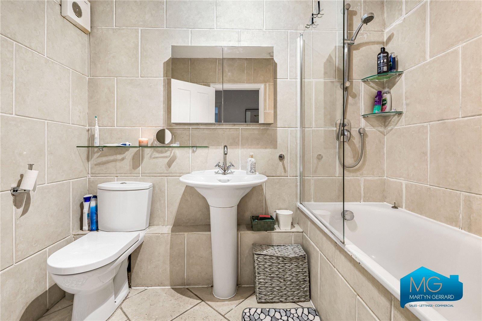 2 bedroom Apartment to rent - Martyn Gerrard