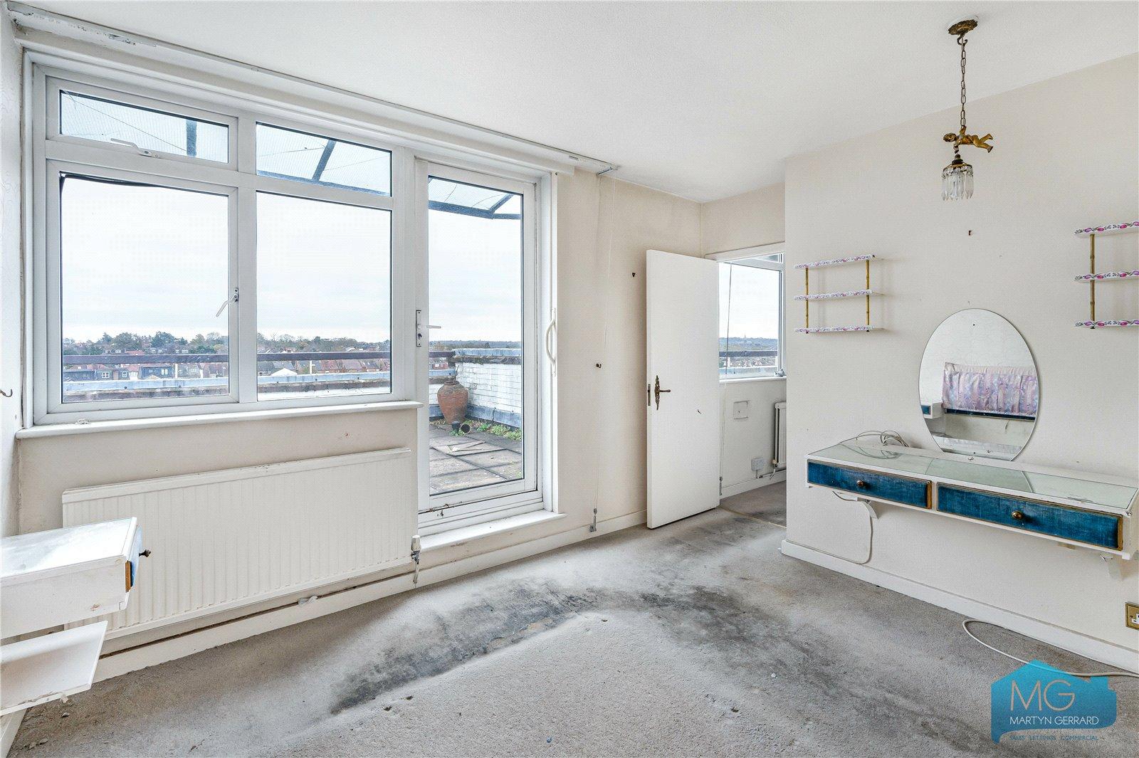 2 bedroom Apartment for sale - Martyn Gerrard