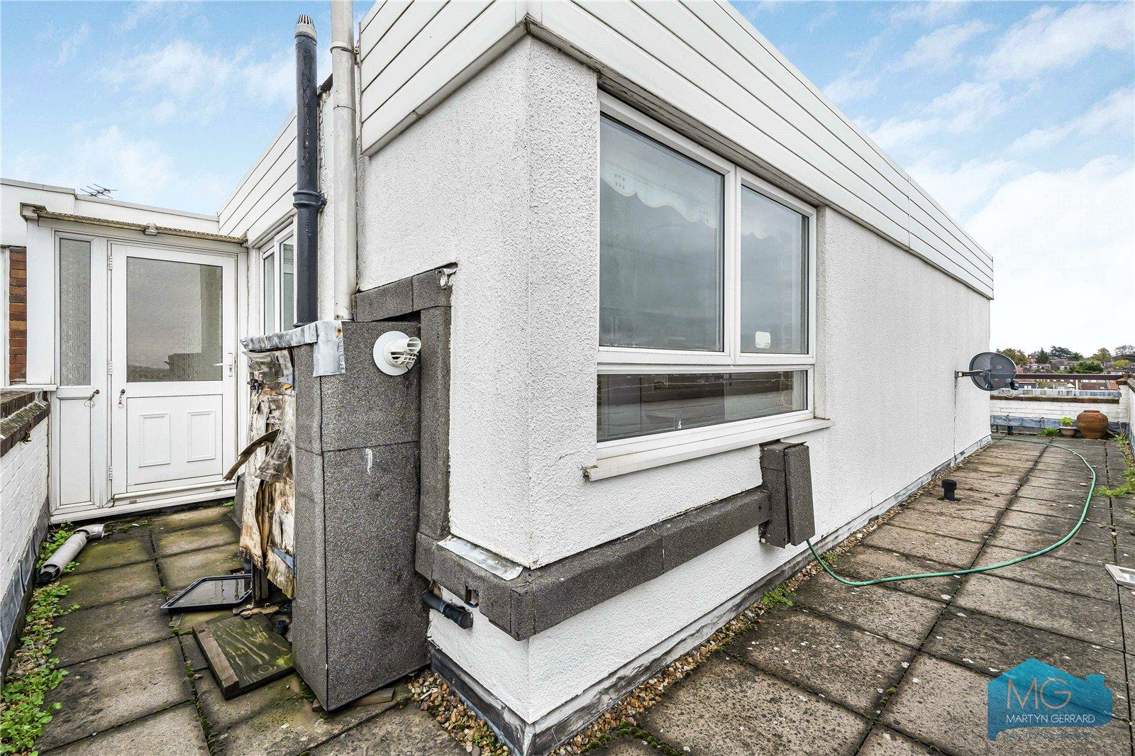 2 bedroom Apartment for sale - Martyn Gerrard