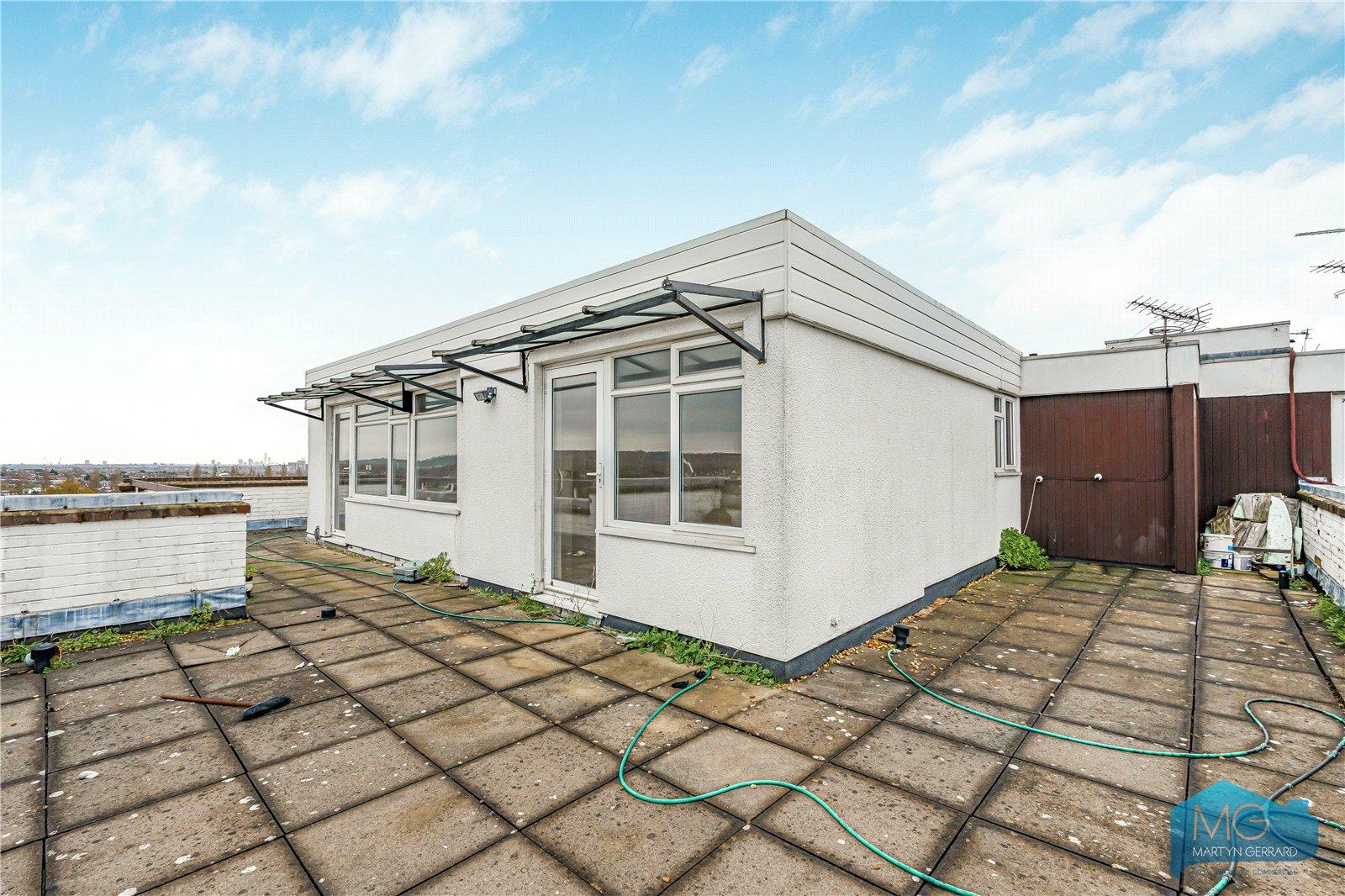 2 bedroom Apartment for sale - Martyn Gerrard