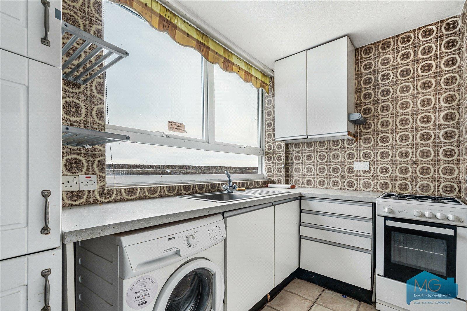 2 bedroom Apartment for sale - Martyn Gerrard
