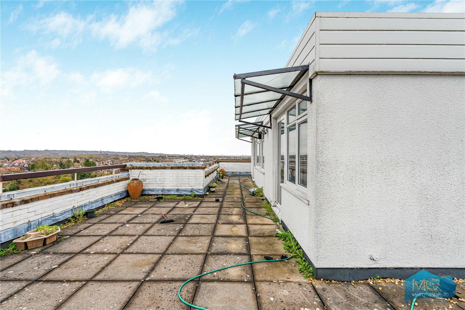 2 bedroom Apartment for sale - Martyn Gerrard