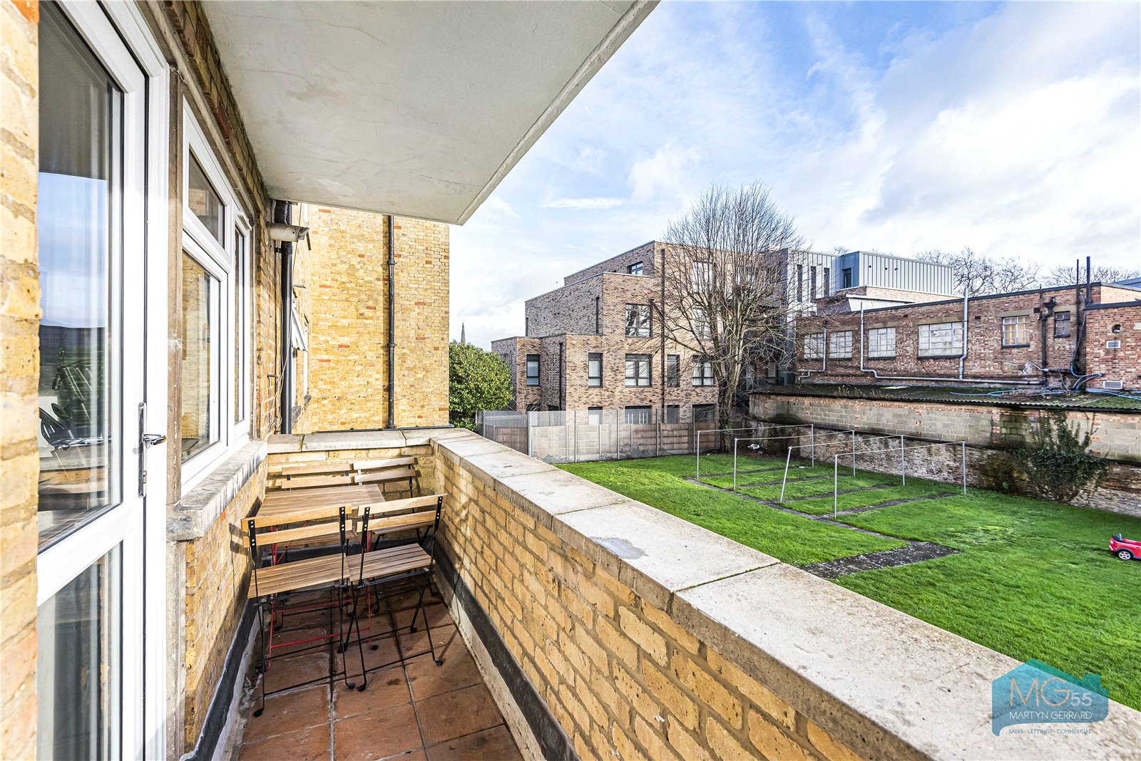 3 bedroom Apartment to rent - Martyn Gerrard