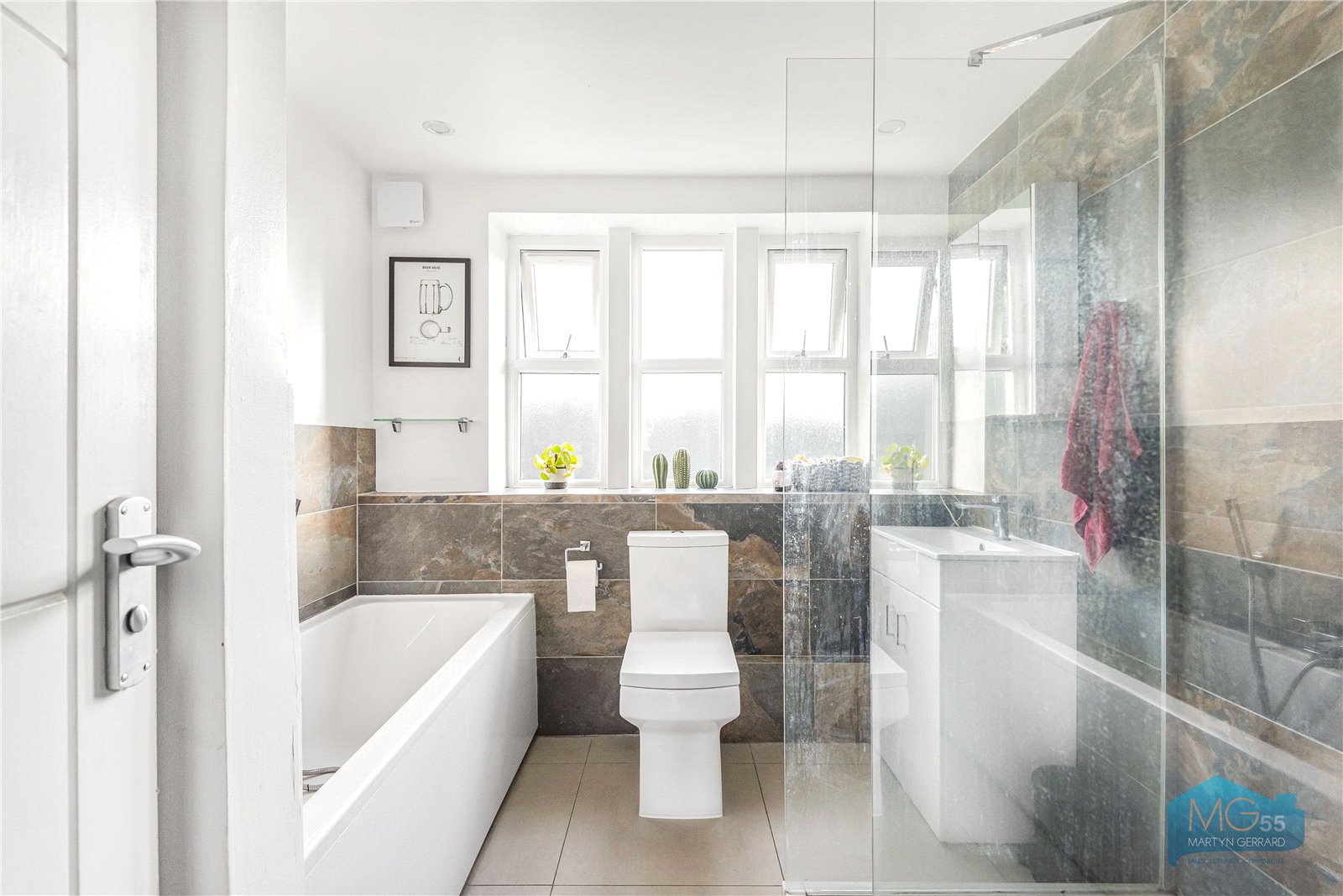 3 bedroom Apartment to rent - Martyn Gerrard